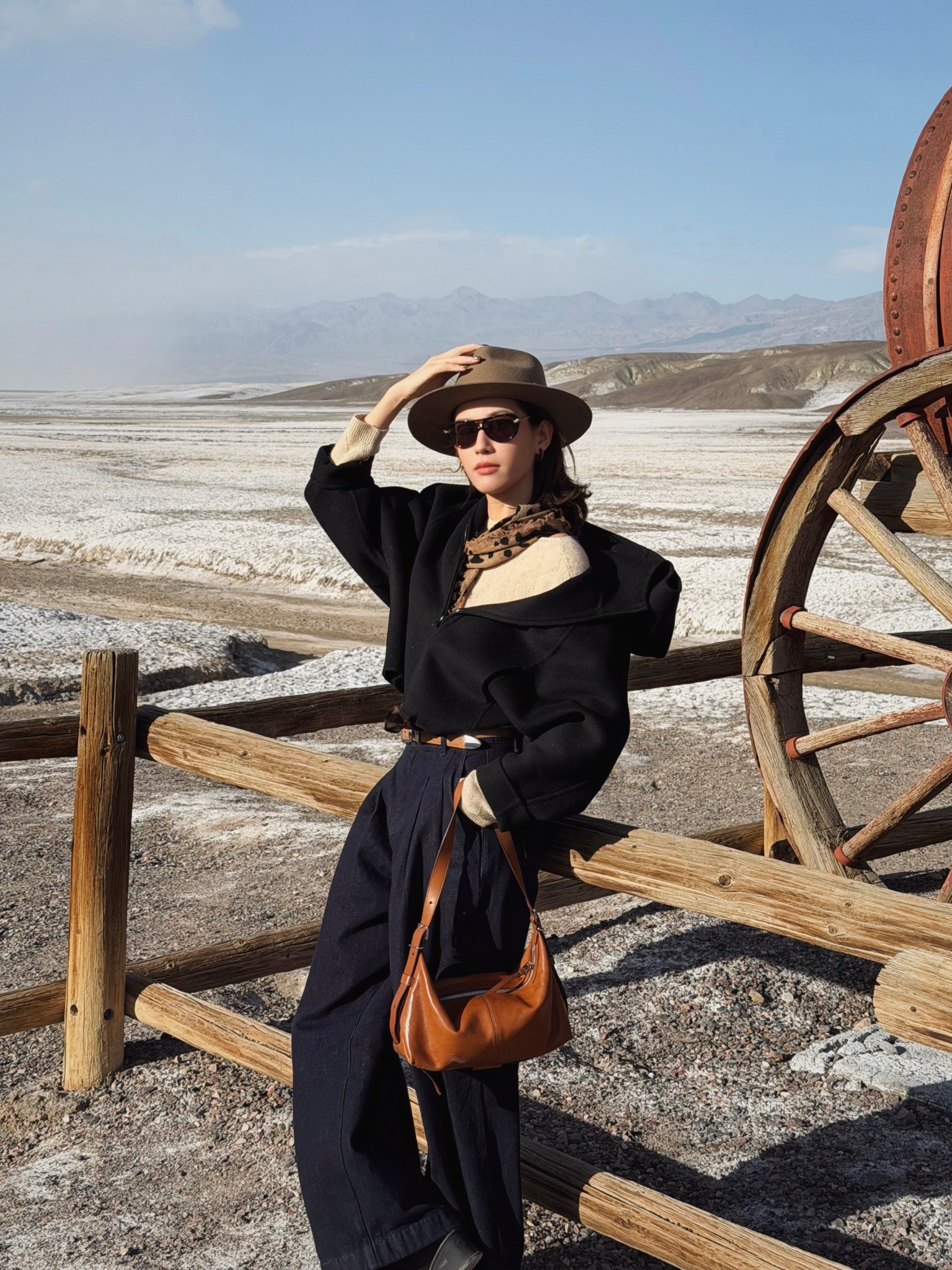 今天是沙漠女杀手风🏜️

Coat - size s
Sweater - size xs
pants - size 25
belt - size x sxs

#LTKstyletip #LTKover50style #LTKtravel