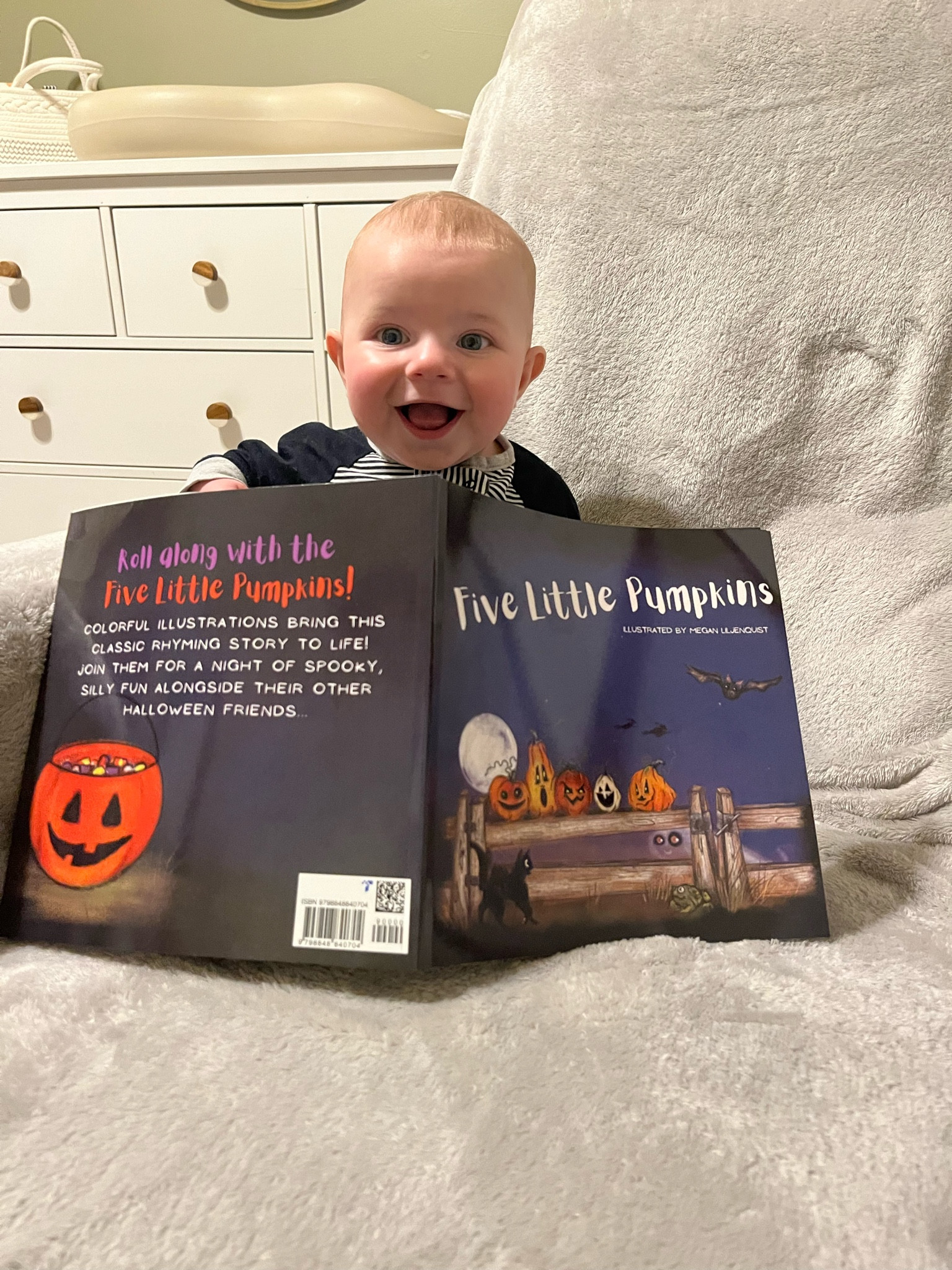 Night 17| 31 nights of Halloween Books 🎃👻🦇

Halloween books, Halloween, baby books, bedtime, storytime, holiday, seasonal 

#LTKstyletip #LTKbaby #LTKHalloween
