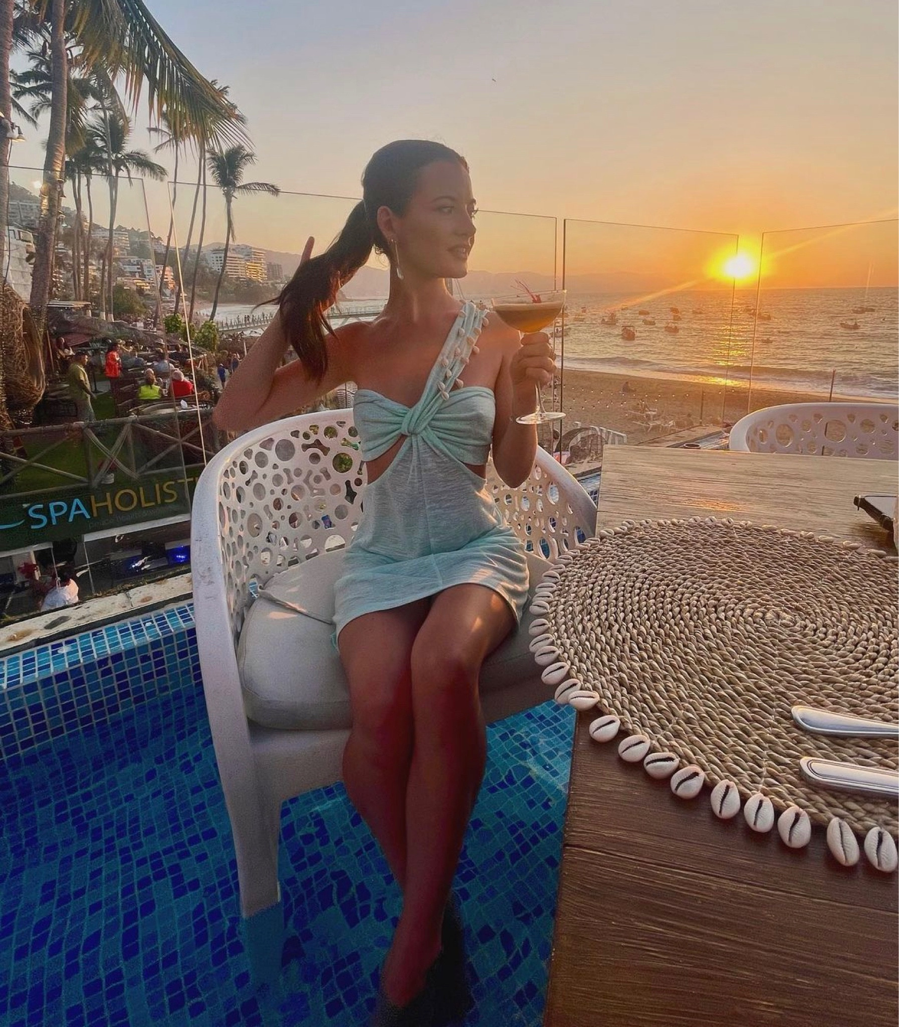 Dinner & a view ☀️ 

#LTKHoliday #LTKSeasonal #LTKGiftGuide