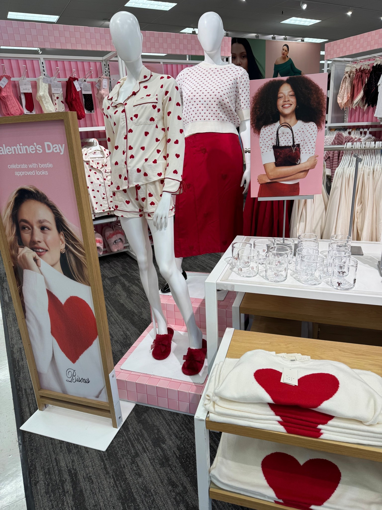The cutest Valentine’s Day collection has arrived at Target! 🎯 The clothes, pjs, home decor, pillows it’s all so cute! 🥰 



#LTKmomlife #LTKFindsUnder50 #LTKSeasonal