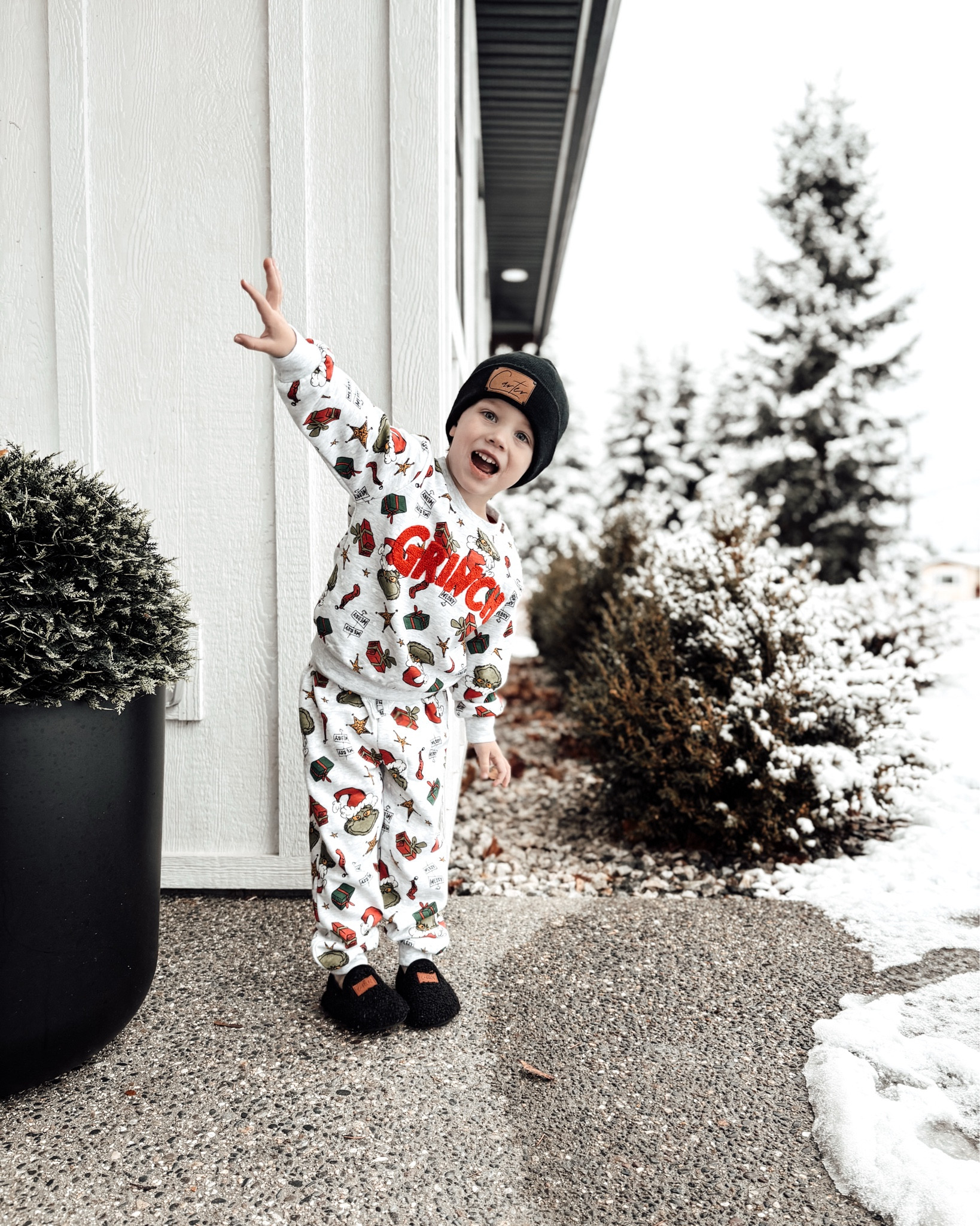 X M A S / carter wanted a Mr. Grinch pic too ☺️💚

He always refers to everything Grinch as “Mr. Grinch" & it’s the cutest 🥺

#LTKcanada #LTKholiday #LTKkids