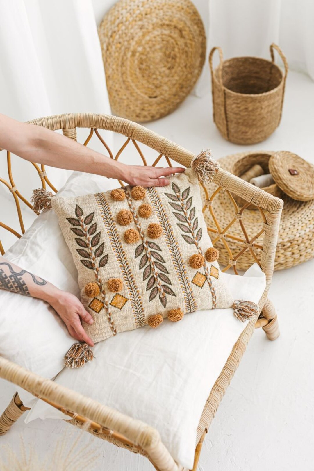 Decorative Boho Pillow With Embroidery and Pompoms Luxurious - Etsy.de | Etsy (DACH)