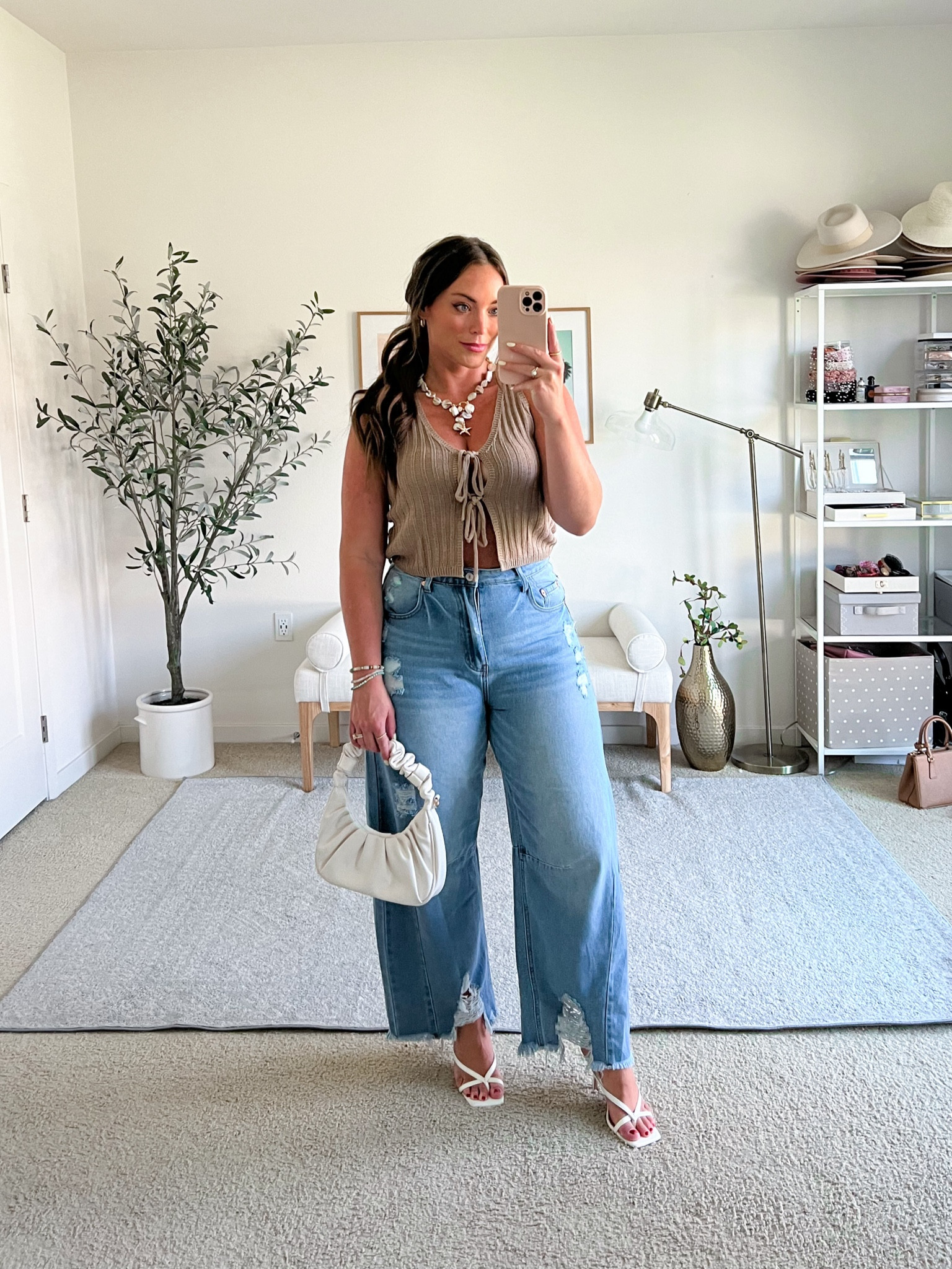 Love baggy jeans with a heeled sandal

Jeans size 10, I had sized up
Tank m


#LTKFindsUnder50 #LTKMidsize