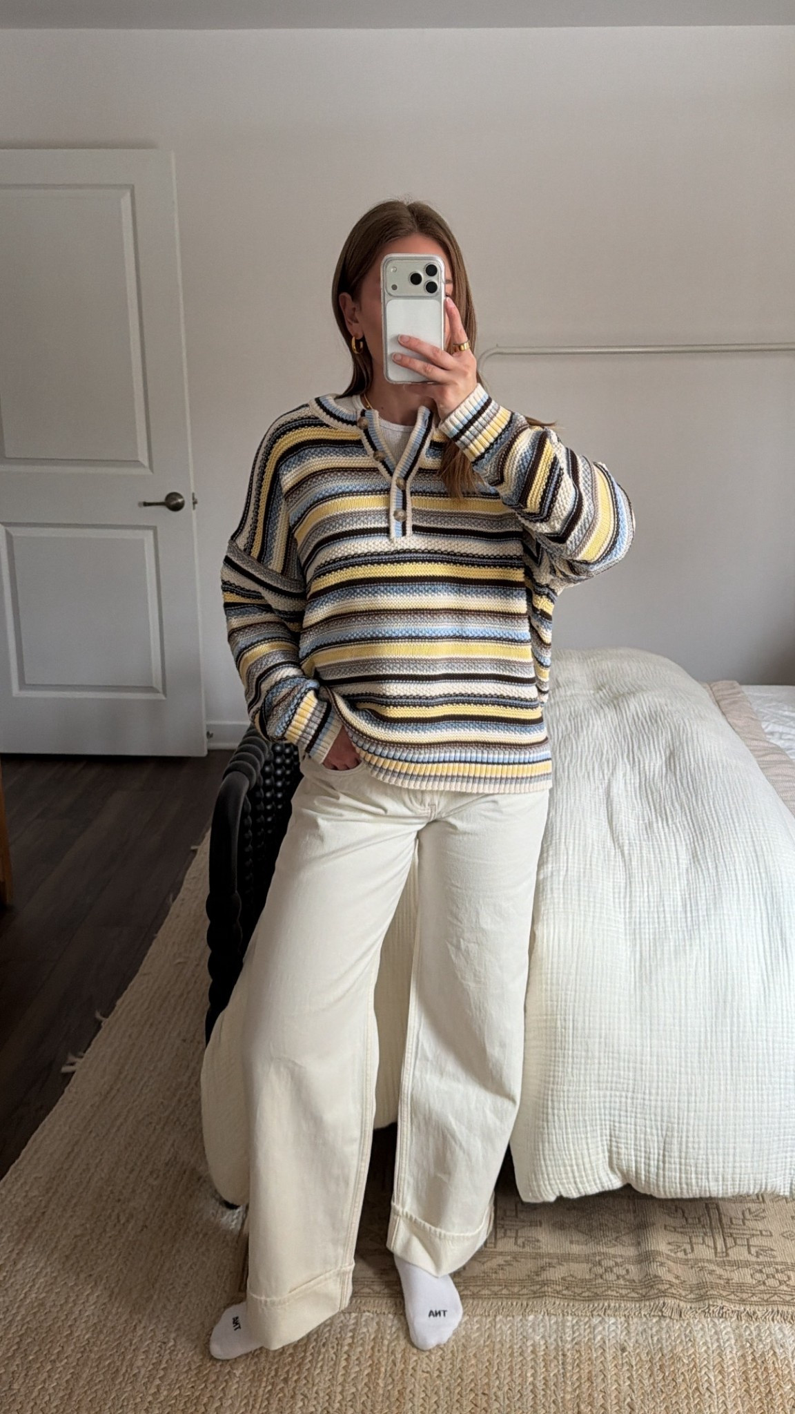 2/28/26 Abercrombie Spring New Arrivals 🌿🤍

Sharing a few of my favorite Abercrombie spring pieces — lightweight sweaters + their best low-rise denim. I grabbed the ultra loose low-rise jeans in a creamy white with a cuffed hem (so good for spring), a pair of cream satin pants, and the olive green barrel jeans, which are one of my favorite fits in a new wash.

All pieces linked here ✨


#LTKSpringSale #LTKSeasonal #LTKootd