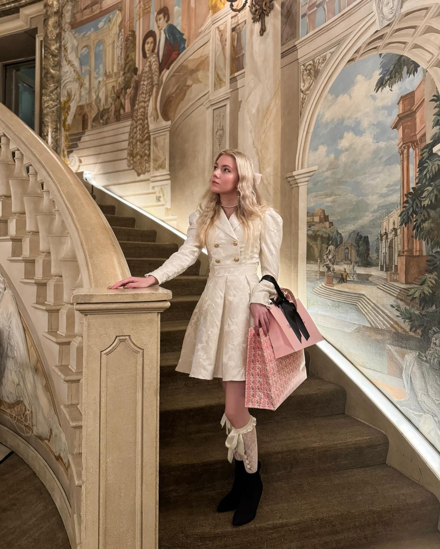 City Angel🏙️🪽🎀

#flossybyfreddy #bows #Bridgerton  

#LTKStyleTip