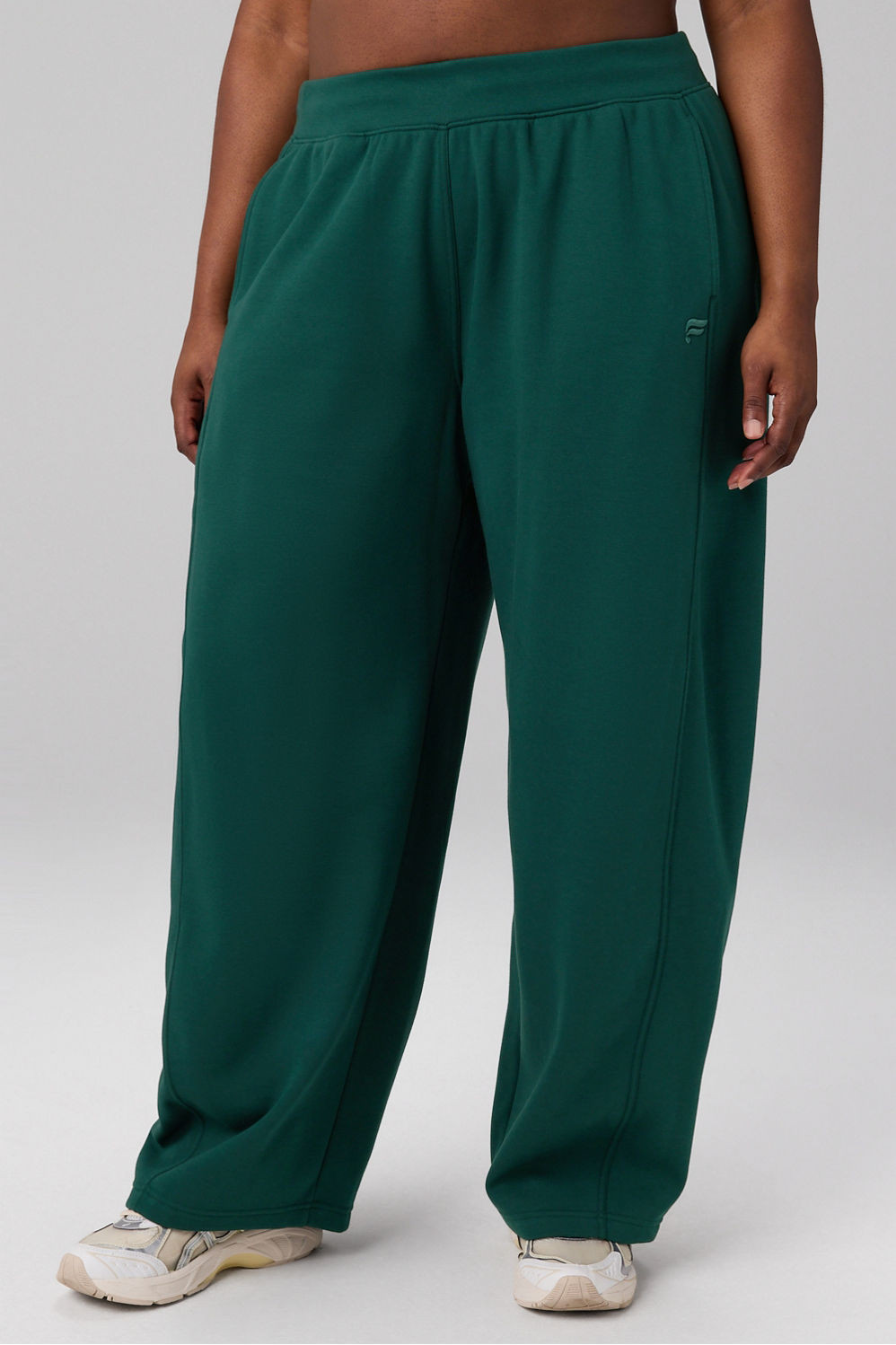 Cozy Fleece Barrel Sweatpant | Fabletics