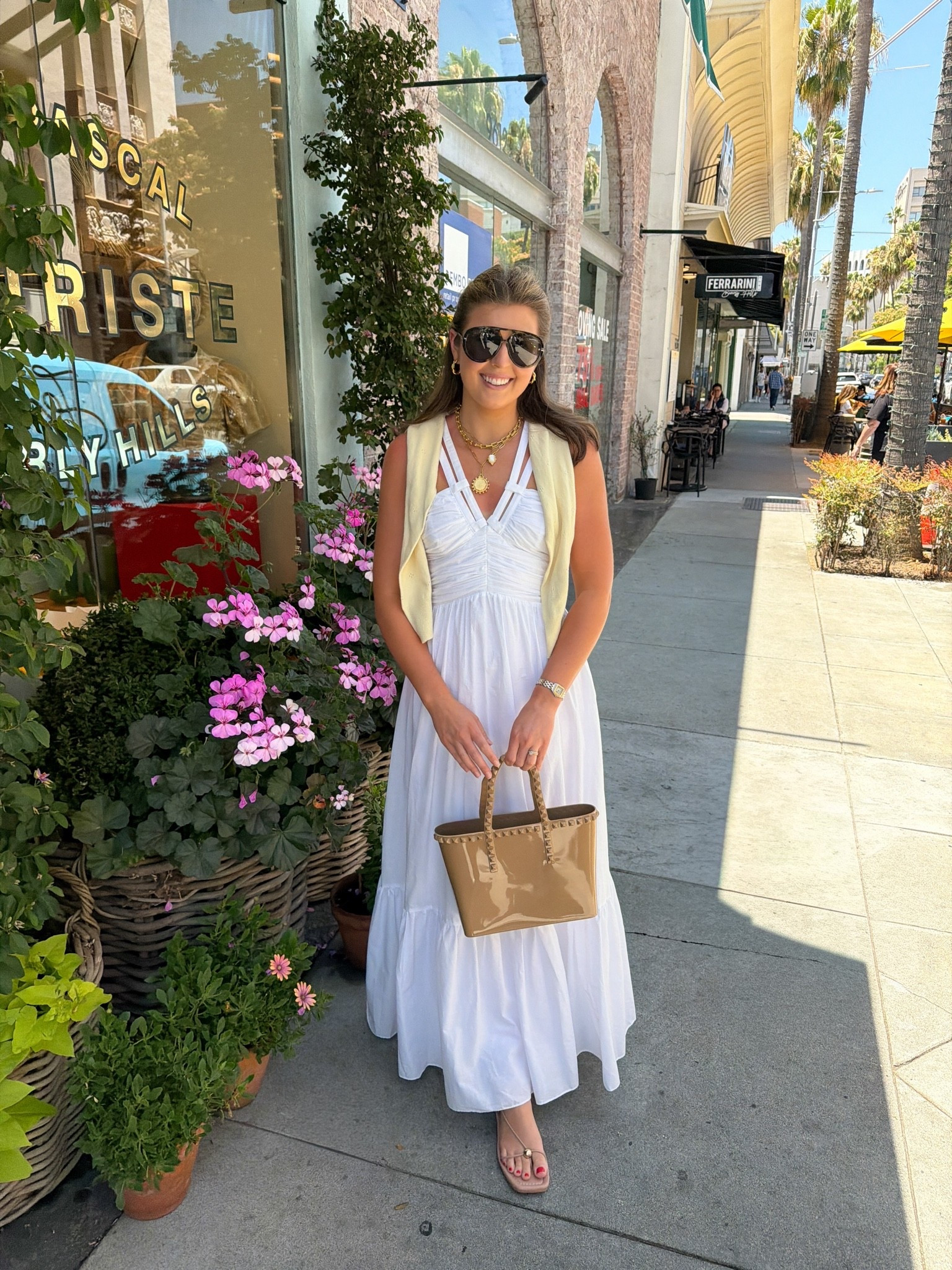 OOTD in LA! Wearing a 2 in dress