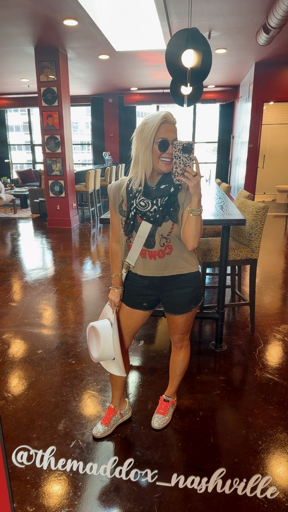 Day two Nashville outfit 🖤🖤🖤