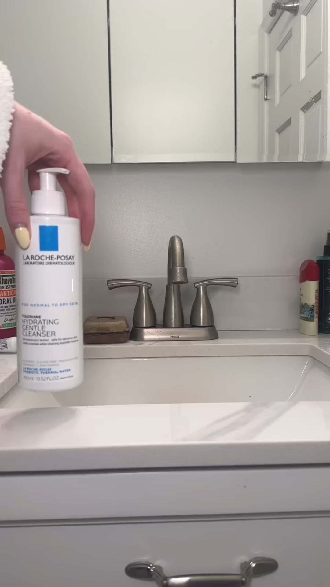 still figuring out what works for me, but currently loving this routine!! 🫶🏻✨🤍🫧 @larocheposayusa @goodmolecules @theinkeylist @neutrogena @bluelizardsunscreen @theordinary 

skincare, sensitive skin, skincare for sensitive skin, rosacea, rosacea skin, skincare for rosacea, skincare routine, skincare finds, skincare products, favorite products, product faves, product haul, trend, aesthetic, discover #skincare #sensitiveskin #skincareforsensitiveskin #rosacea #rosaceaskin #rosaceaskincare #skincareroutine #skincarefinds #skincareproducts #favoriteproducts #productfaves #producthaul #trend #aesthetic #discover