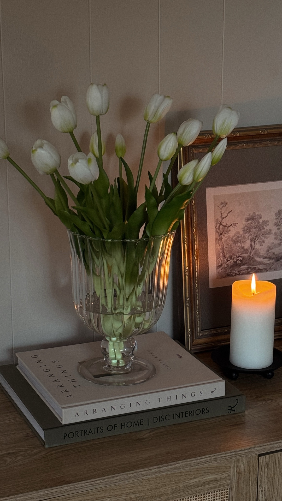 these faux tulips from amazon look so realistic 😍✨🌷 


Home decor, home finds, tulips, faux flowers, florals, affordable home decor, amazon home finds, amazon home decor