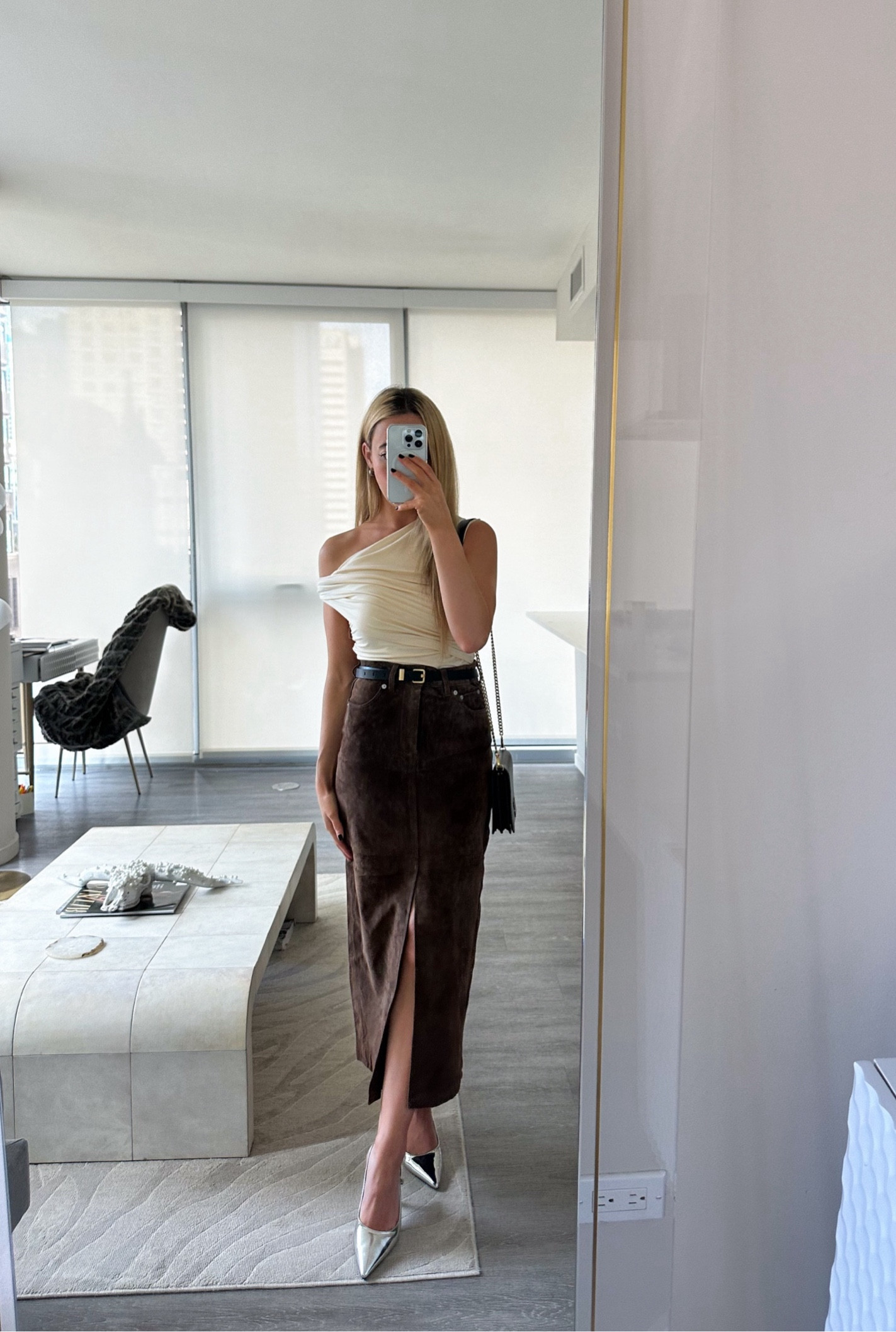 tonight’s look: dinner & drinks girls night

- linked Amazon dupe for this top
daily outfit style fashion inspo, suede trend, revolve outfit, tops under 100, going out looks, suede skirt, fall fashion, autumn outfit, Friendsgiving outfit, Thanksgiving outfit 

#LTKFindsUnder100 #LTKShoeCrush #LTKParties
