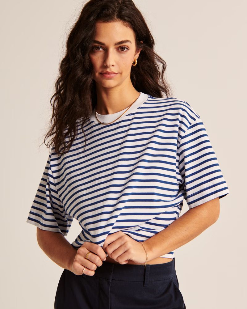 Essential Short-Sleeve Wedge Tee | Abercrombie & Fitch (US)