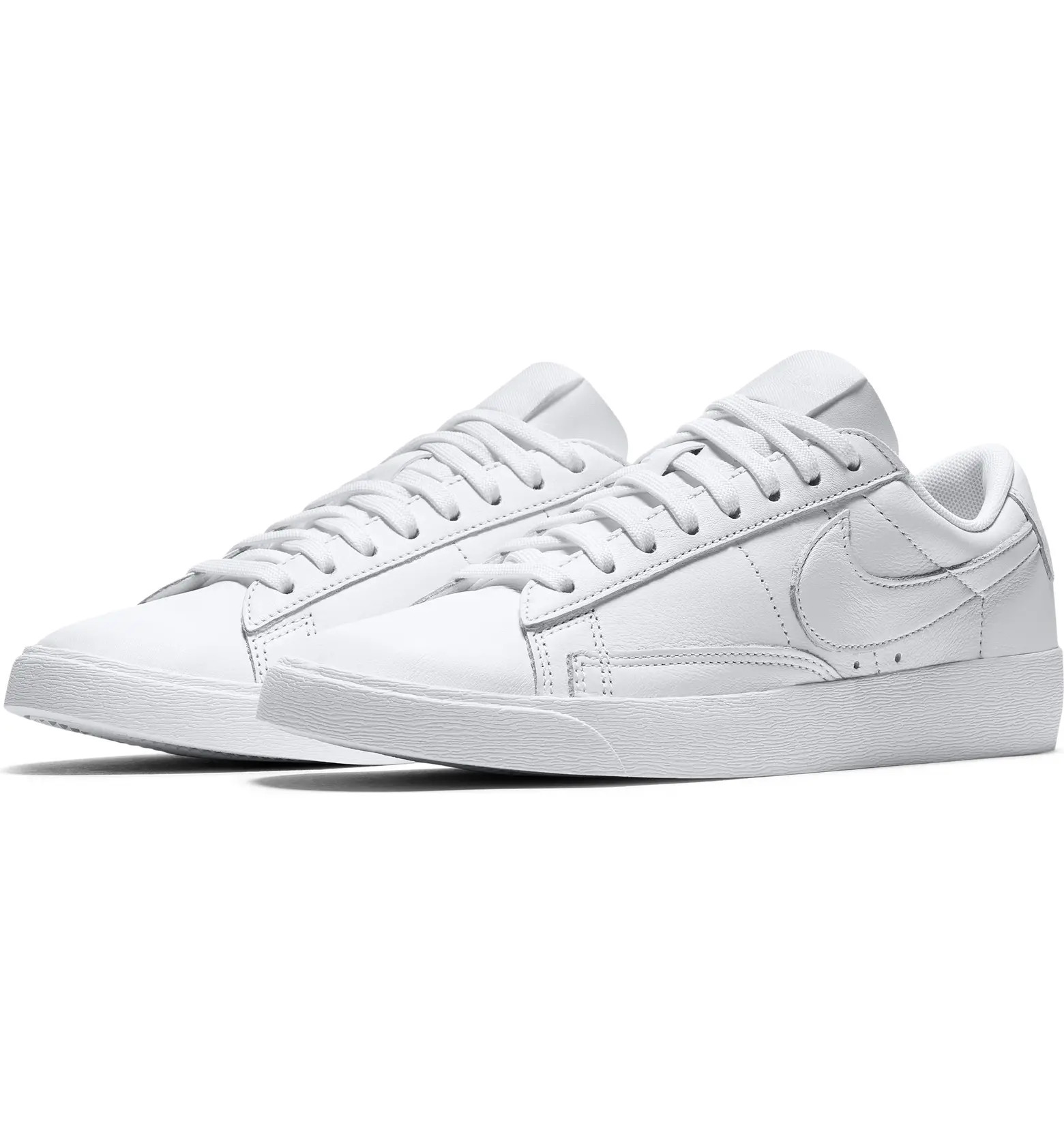 Blazer Low SE Sneaker | Nordstrom