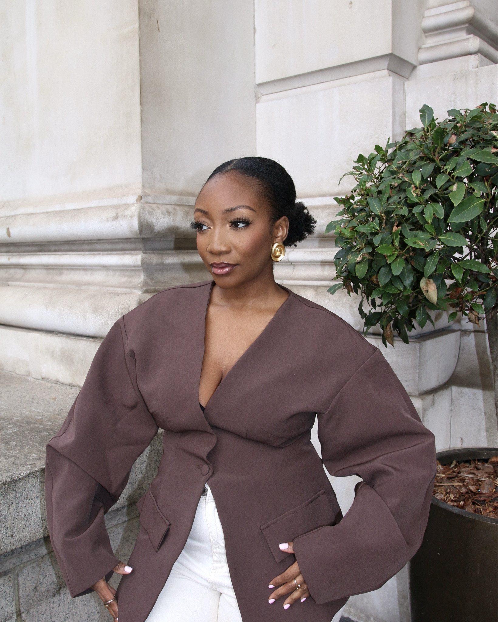 Dreams as oversized as my blazer… and I’m still growing into both 🤸🏾‍♀️🤎✨

#LTKpetite #LTKspring #LTKjeans