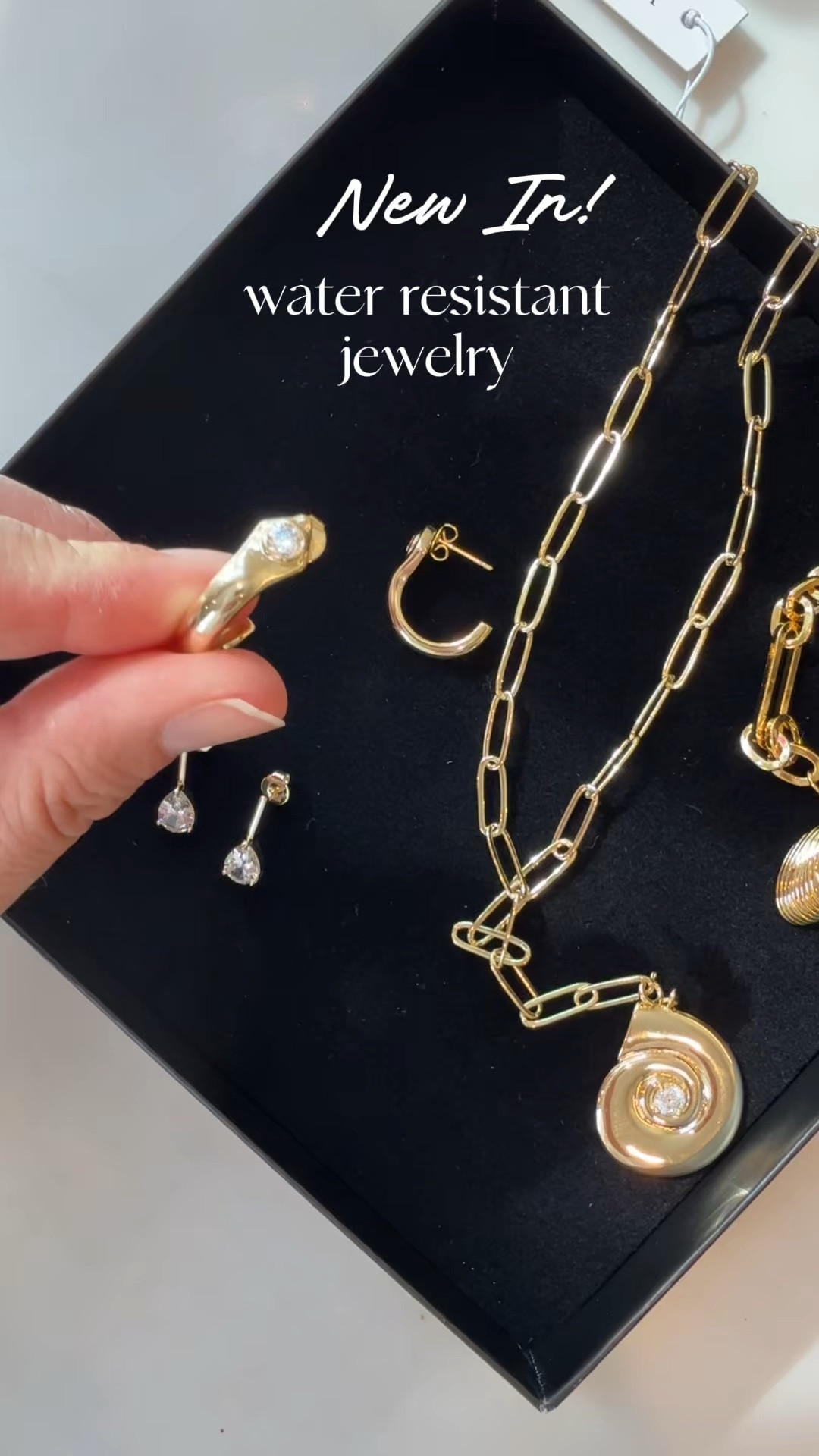 Water resistant jewelry for spring + summer! Use code SPRING15 for 15% off 

@waaweesjewelry #sponsored