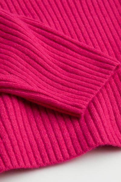 Crop Turtleneck Sweater | H&M (US + CA)