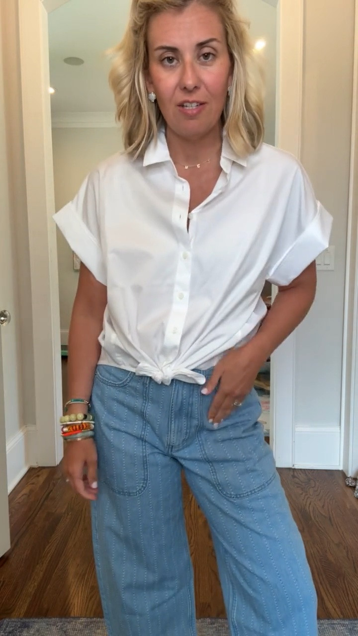 Easy throw on and go look!!
Top - xs 
Jeans - 4
Jelly - 8

#LTKdayinmylife #LTKootd #LTKmomlife
