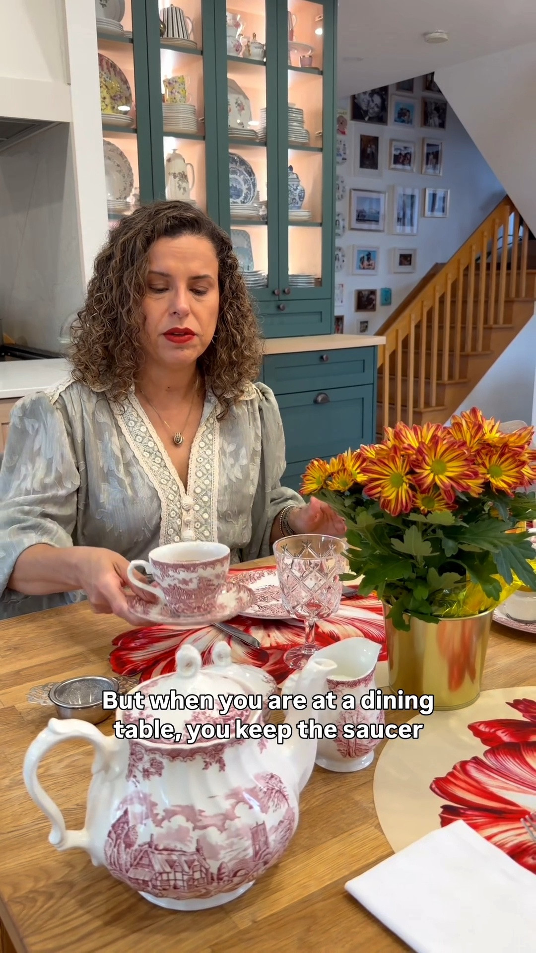 Afternoon tea etiquette 🫖
When at the dining table, bring only the teacup to you and keep the saucer on the table.
Keep your pinky close to the other fingers and hold the tea cup with only one hand 
@hosting_table 
Shop the tea set below