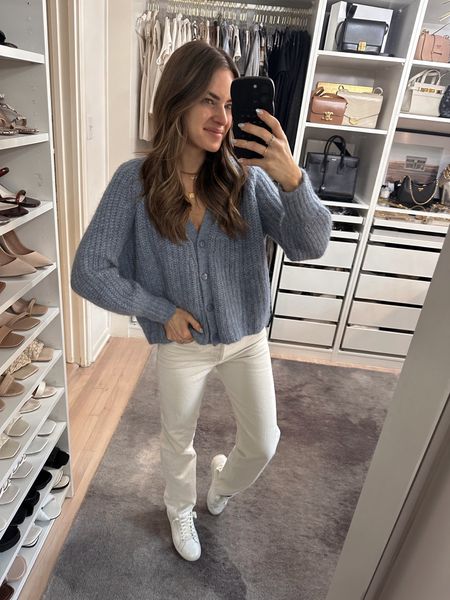 This color is absolutely perfect! I'm wearing a size S in the sweater & a 25R in the jeans. The sweater also comes in other colors. // fall outfit, fall sweater, fall outfits, jeans outfit