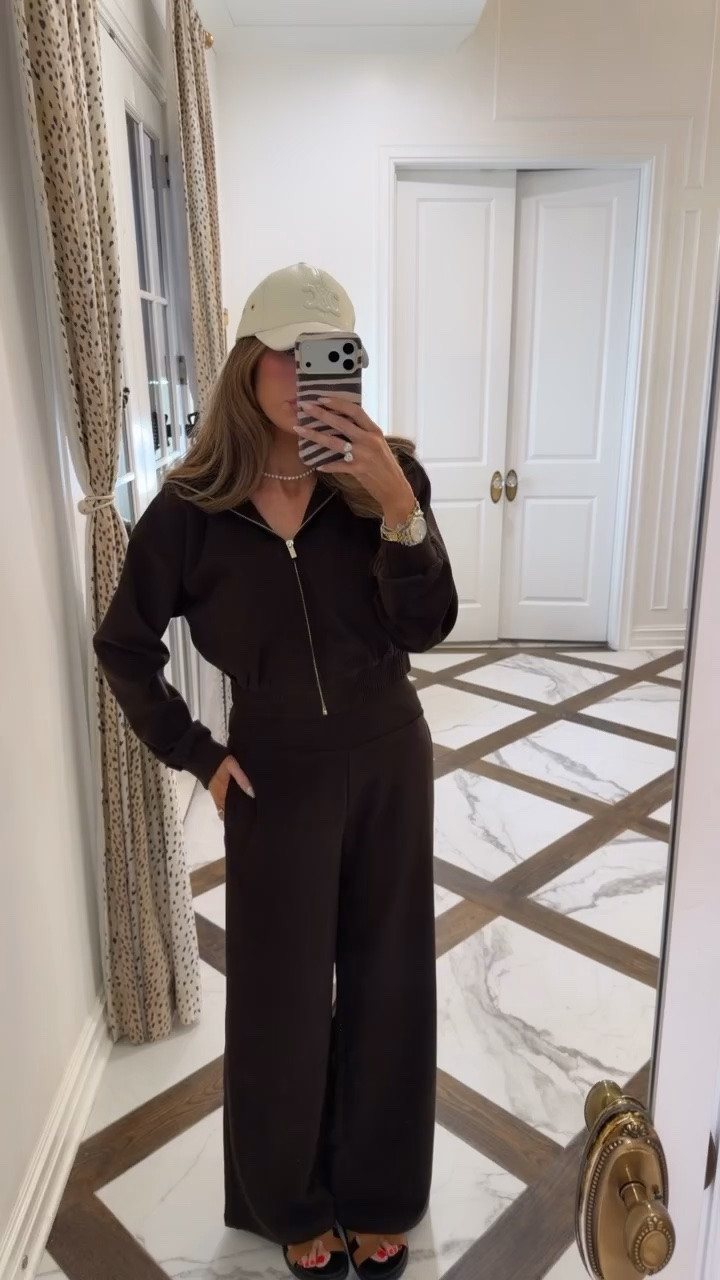 The perfect lounge set! Wearing a small in the jacket and pants! 

Zara fashion, Zara finds, Matching sets, Fall sets, Loungewear, Casual fall outfits, Fall outfits women, Gemme Beauty, Emily Gemma
