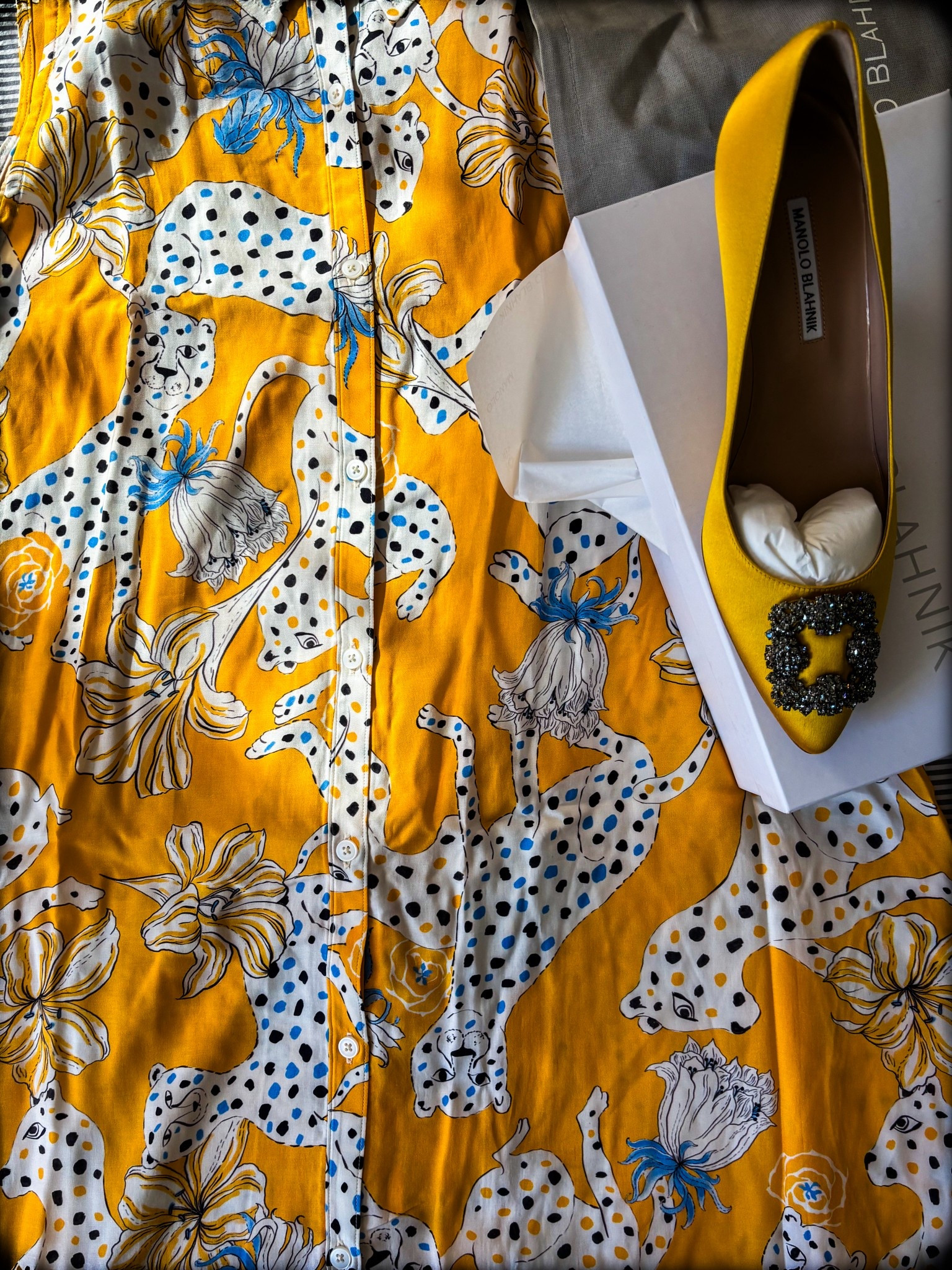 And it was all yellow 💛💙🤍🖤

#LTKOver40 #LTKStyleTip #LTKShoeCrush