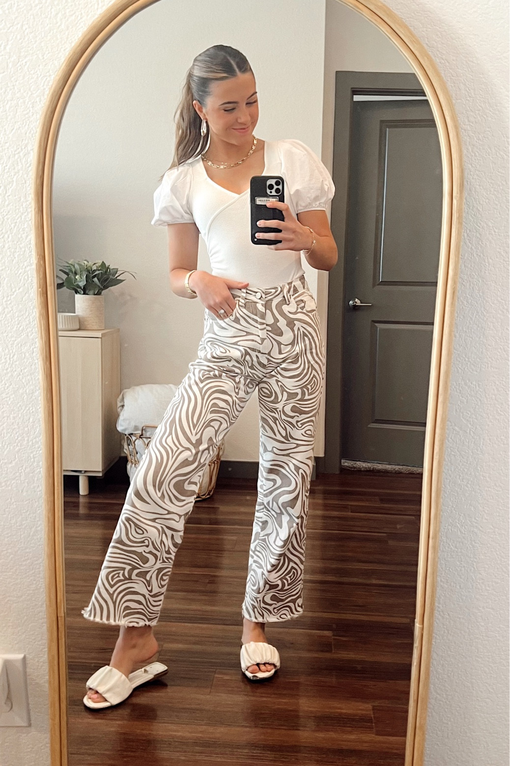Outfit of the day. Couldn’t find this exact shirt, so I linked similar ones!

#LTKunder100 #LTKunder50 #LTKstyletip