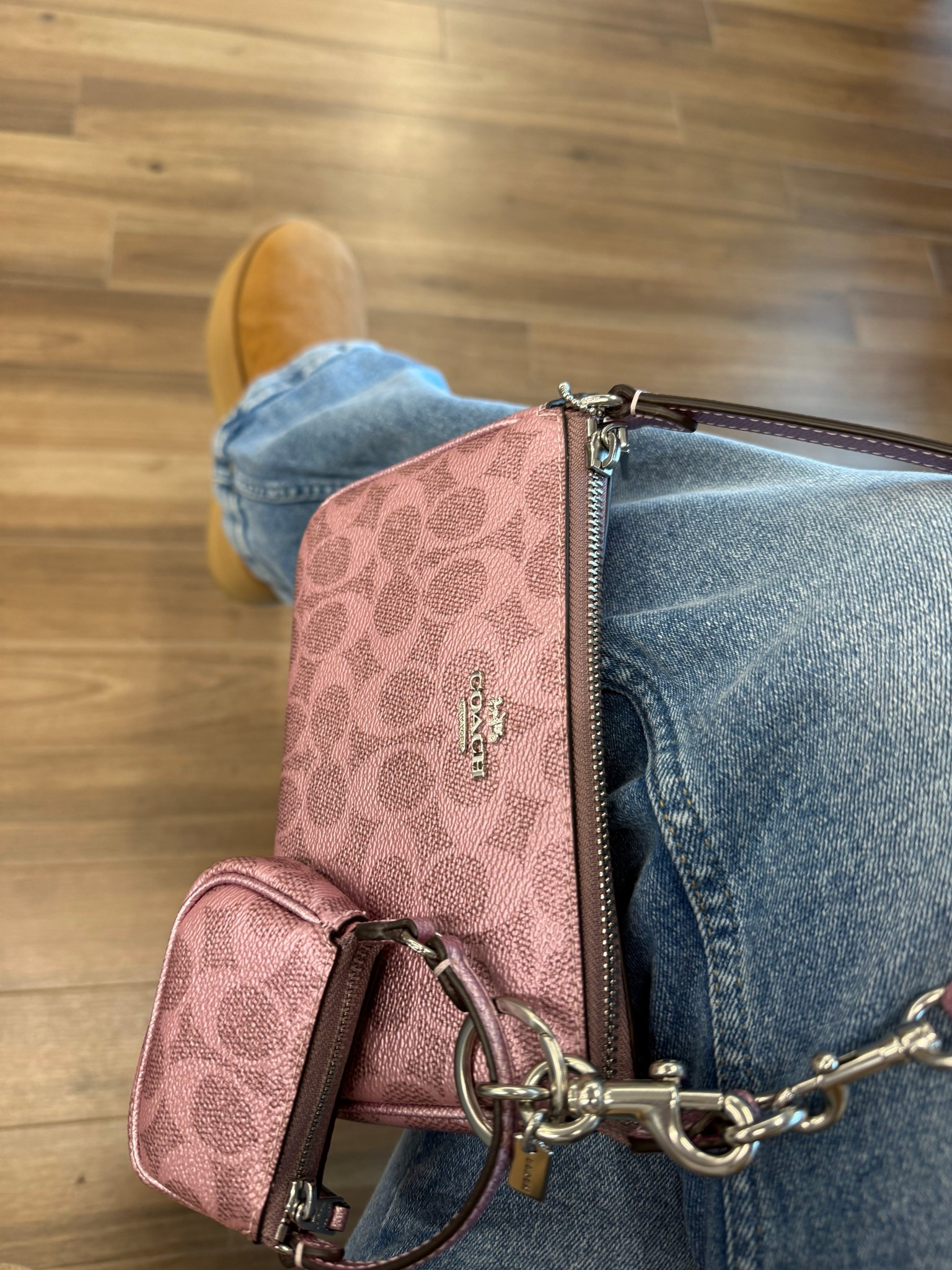 I love this bag so much it’s so cute and perfect 

#LTKOver40 #LTKmomlife #LTKGiftGuide