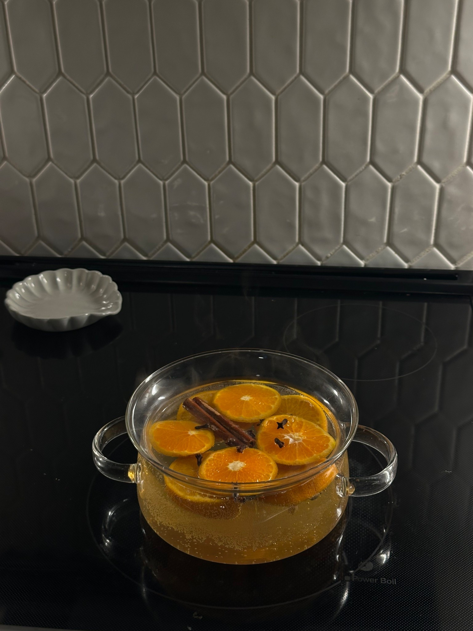 coziest summer pot for the winter!
• cloves
• oranges
• cinnamon sticks
• vanilla 

#LTKHoliday #LTKdayinmylife #LTKmorningroutine