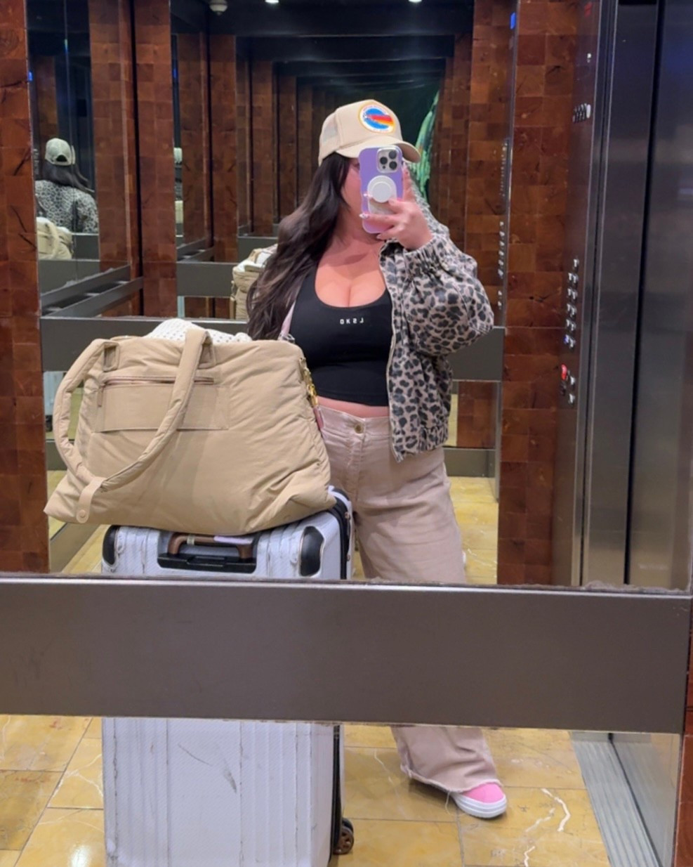 travel day fit- tip wear your heaviest clothes on the plane!




#LTKTravel #LTKFindsUnder50 #LTKStyleTip
