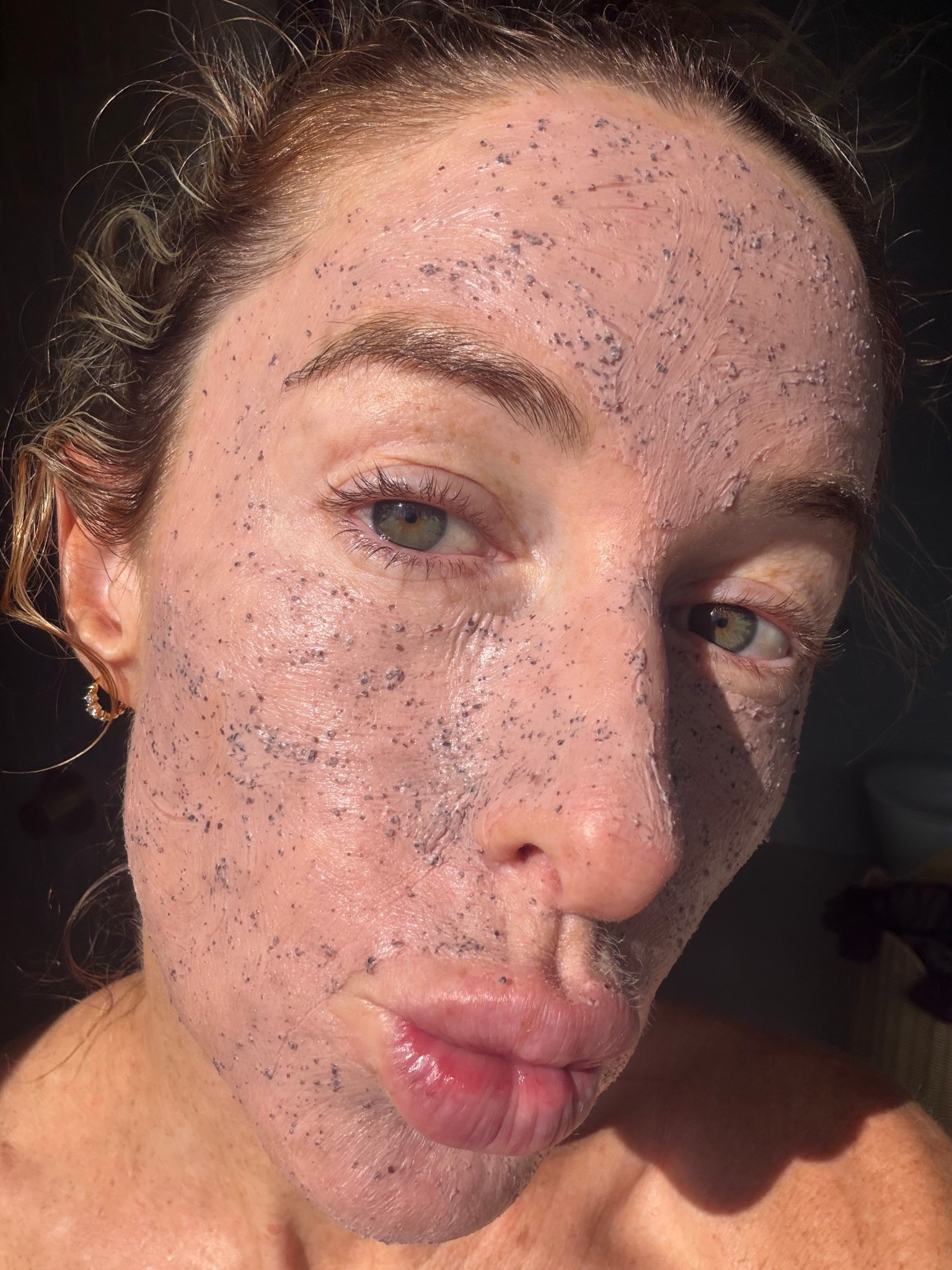 A very good pore reducing mud mask lol!!! I’m slowly slipping into the Korean skincare and my god is it well priced!! I do this one twice a week, leave on for 20mins and then rinse off! X