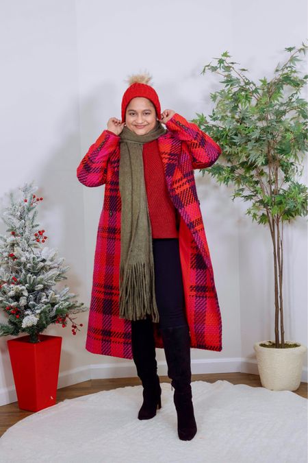 Holiday causal outfit- @kohls red sweater in size S
@loft Lou and Grey pocket leggings in size S
@anntaylor plaid coat in size S 
@samedelman boots 

#LTKparties #LTKHoliday #LTKmidsize