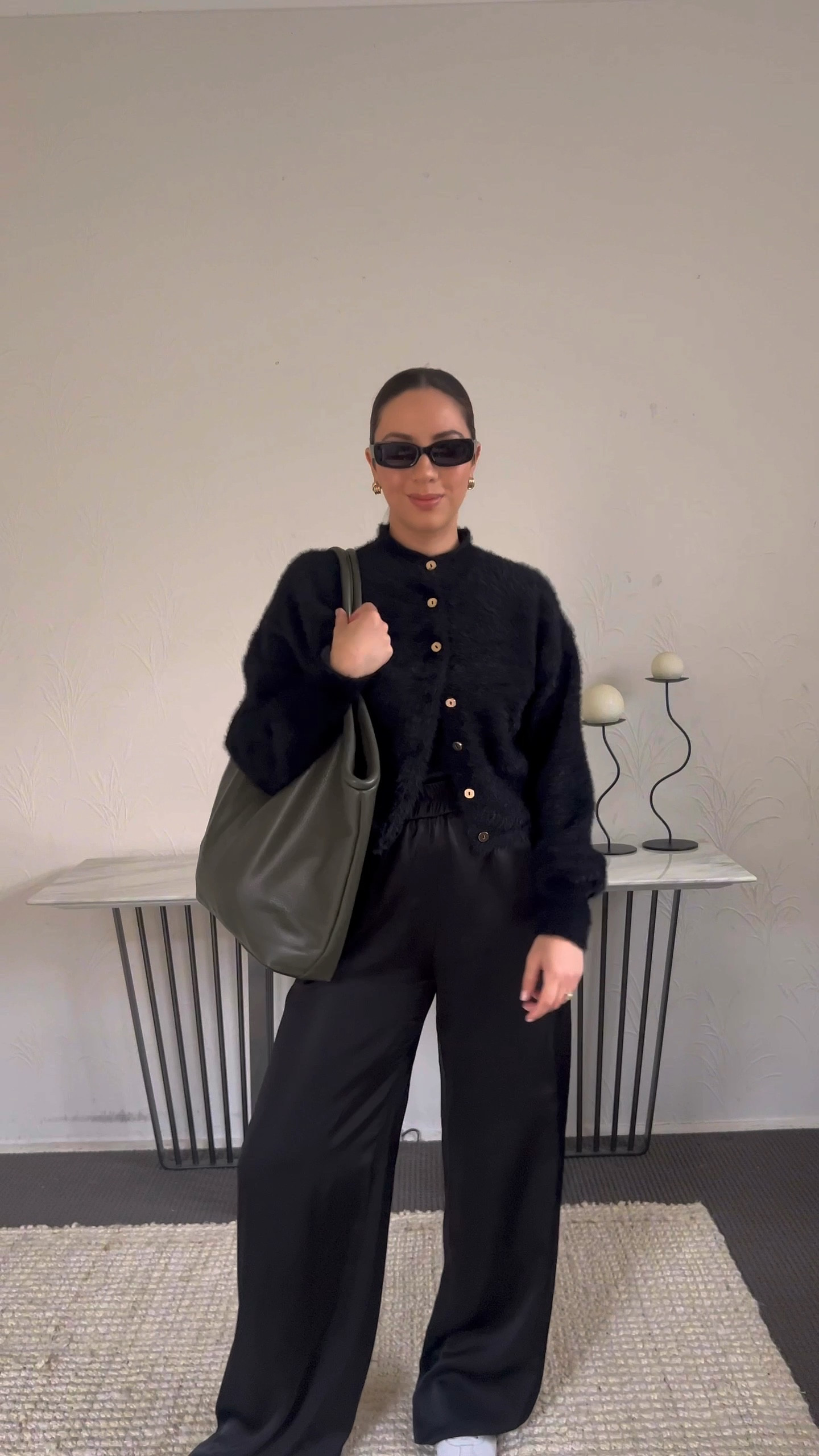 🖤

Work pants, black outfit , fluffy cardigan, capsule wardrobe, elevated basics, chic outfit, tailored pants, workwear 

#LTKaustralia #LTKworkwear #LTKstyletip
