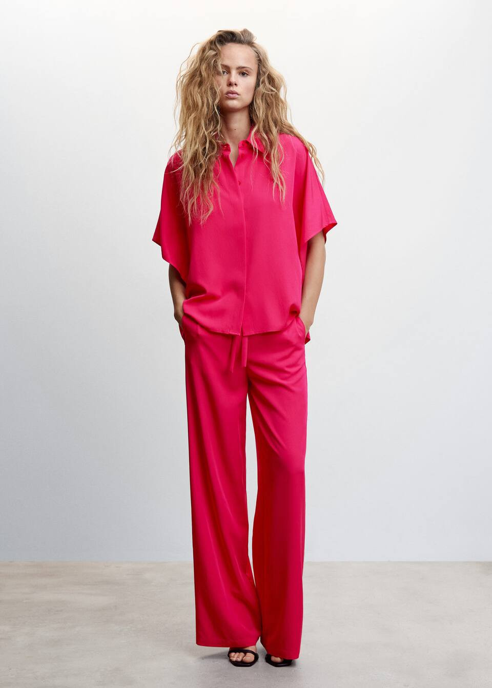 Short sleeved blouse | MANGO (US)