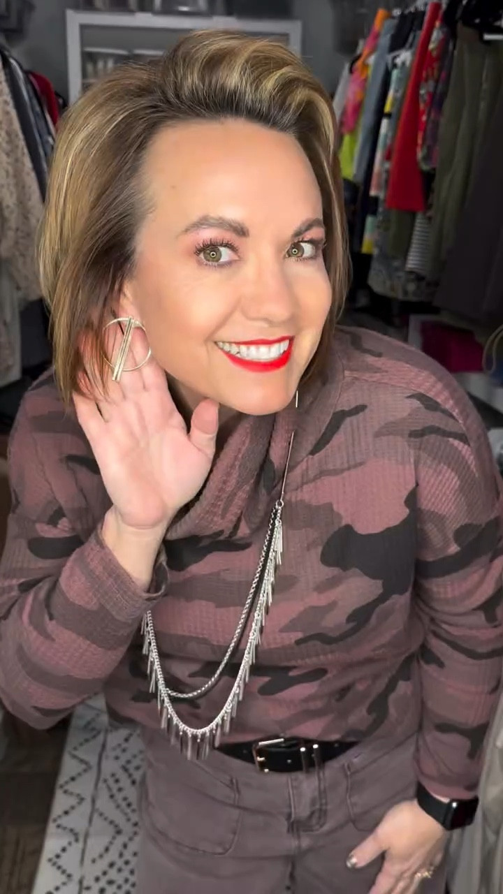 ✨ **Monochromatic Magic!** ✨ Today’s OOTD features a chic monochromatic look that’s all about those warm brown tones. Starting with a high-waisted wide-leg pair of brown jeans, I layered it up with a cozy brown striped sweater before switching to a stylish brown tone camouflage turtleneck for that extra pop! 🤎 

To elevate the outfit, I accessorized with a layered necklace and gold earrings, paired with my favorite comfy Chelsea boots. A sleek black handbag ties everything together, making it the perfect ensemble for a day out. Whether you’re heading to brunch or running errands, this look is both stylish and comfortable! 

Are you ready to embrace the monochrome trend? Let me know your thoughts below! 👇

Monochromatic outfit, OOTD, fashion inspiration, brown jeans, layered outfit, casual chic, fall fashion, street style

#OOTD #MonochromaticLook #FallFashion #StreetStyle #FashionInspo #CasualChic #Layering #StyleInspiration #FashionDiaries #OOTDFashion

Monochromatic outfit
OOTD inspiration
Fall fashion trends
Layered outfits
Fashion styling tips
Casual chic looks
Brown jeans outfit
Street style fashion
Color coordination
Trendy outfit ideas
Comfortable fashion
Accessorizing tips
Fall wardrobe essentials
Chic turtleneck styles
Fashion layering techniques
Everyday outfit ideas
Stylish fall looks
Fashion for women
Outfit ideas for any occasion
Effortless chic outfits