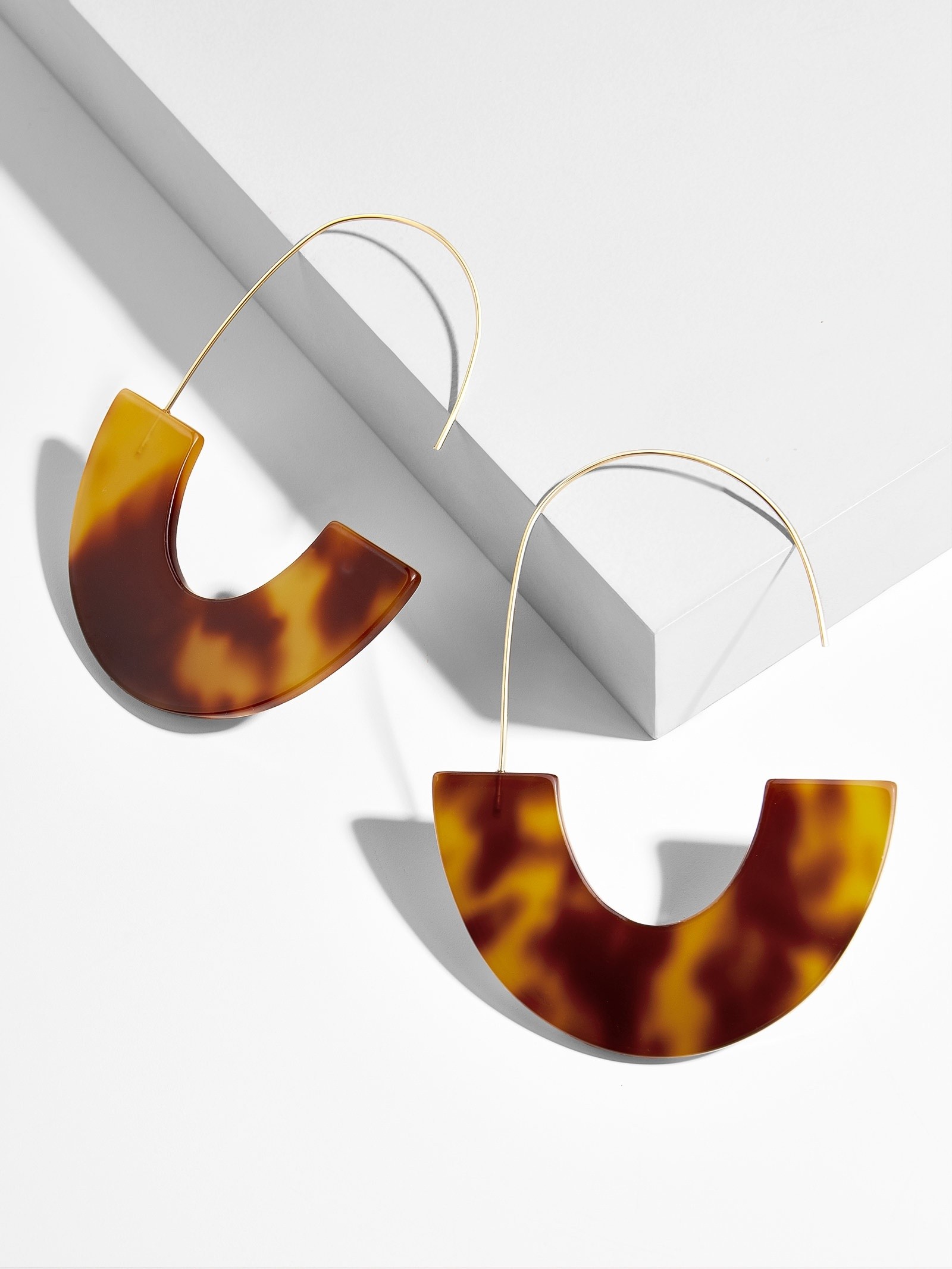 Faidra Resin Drop Earrings | BaubleBar (US)