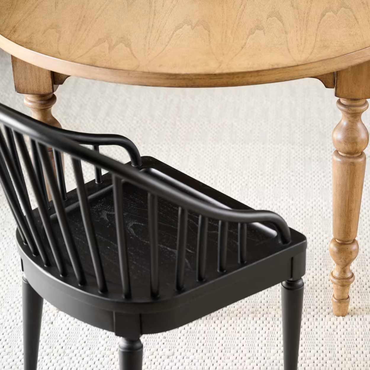 Carlotta Dining Table | Magnolia