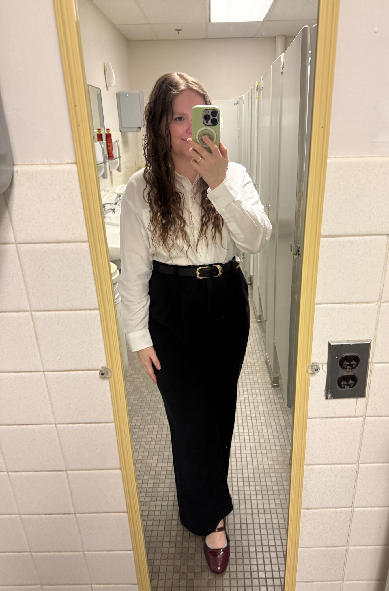 Back to basics! Nothing is better than a crisp 100% cotton oxford shirt and black slacks! I added a pop of color with the shoes and gold belt! Simple and sophisticated business casual office outfit!

#LTKootd #LTKWorkwear #LTKMidsize