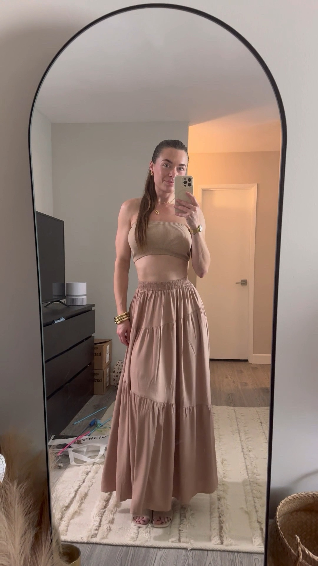 Neutrals Queen 🤎

I’m wearing a size small/medium in the top & a small in the skirt. Size 7 (true to size) in the ribbed knit mules. 

All from Amazon. Snag them while you can! 

#LTKSummerSales #LTKFindsUnder50 #LTKStyleTip