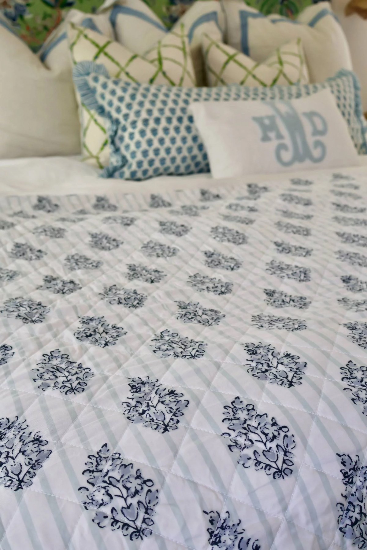 Update your bedding with this block print quilt from Target! Add in some stylish throw pillows for the perfect look. 

#LTKFindsUnder50 #LTKHome #LTKFindsUnder100