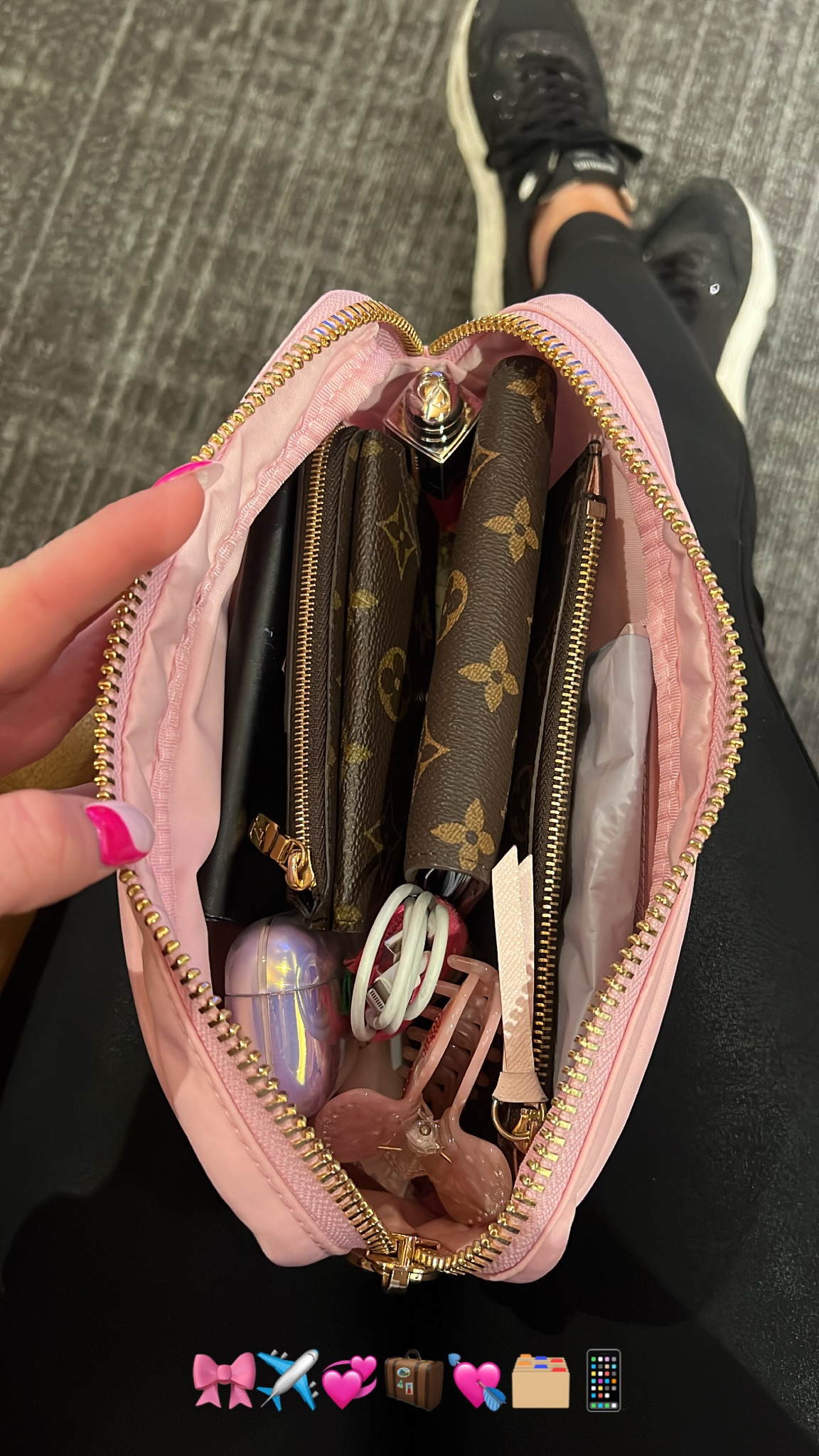 Stoney Clover Lane Travel pouches 🤌🏼🎀

#LTKFind #LTKunder100 #LTKtravel