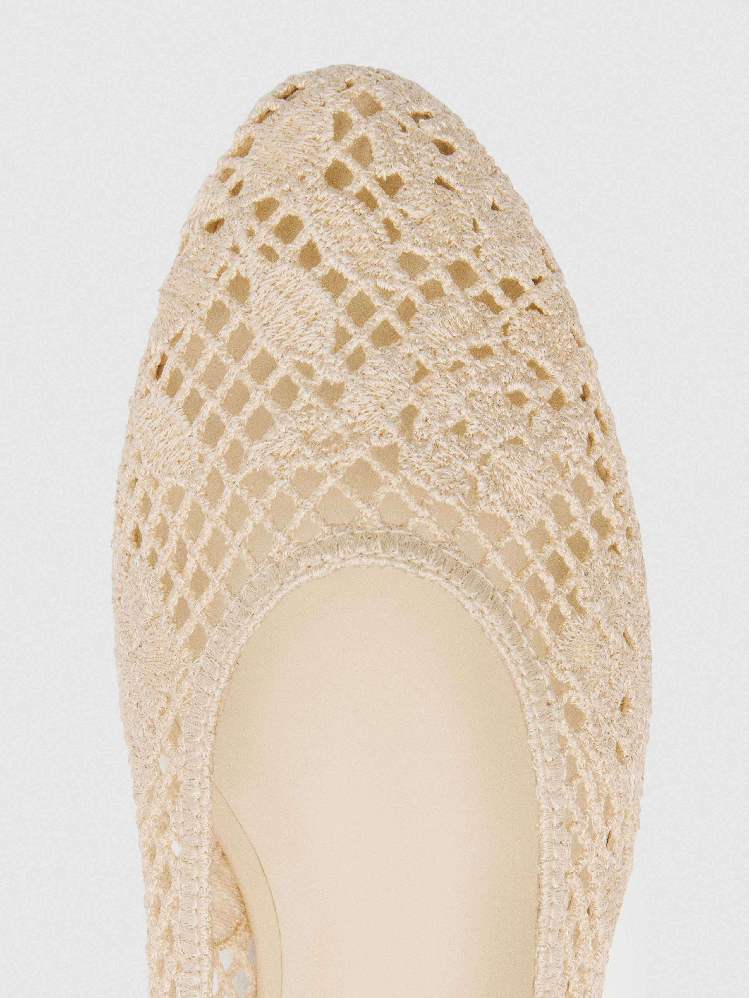 Reformation Pillar Flat Ivory 5 | Reformation (Global)