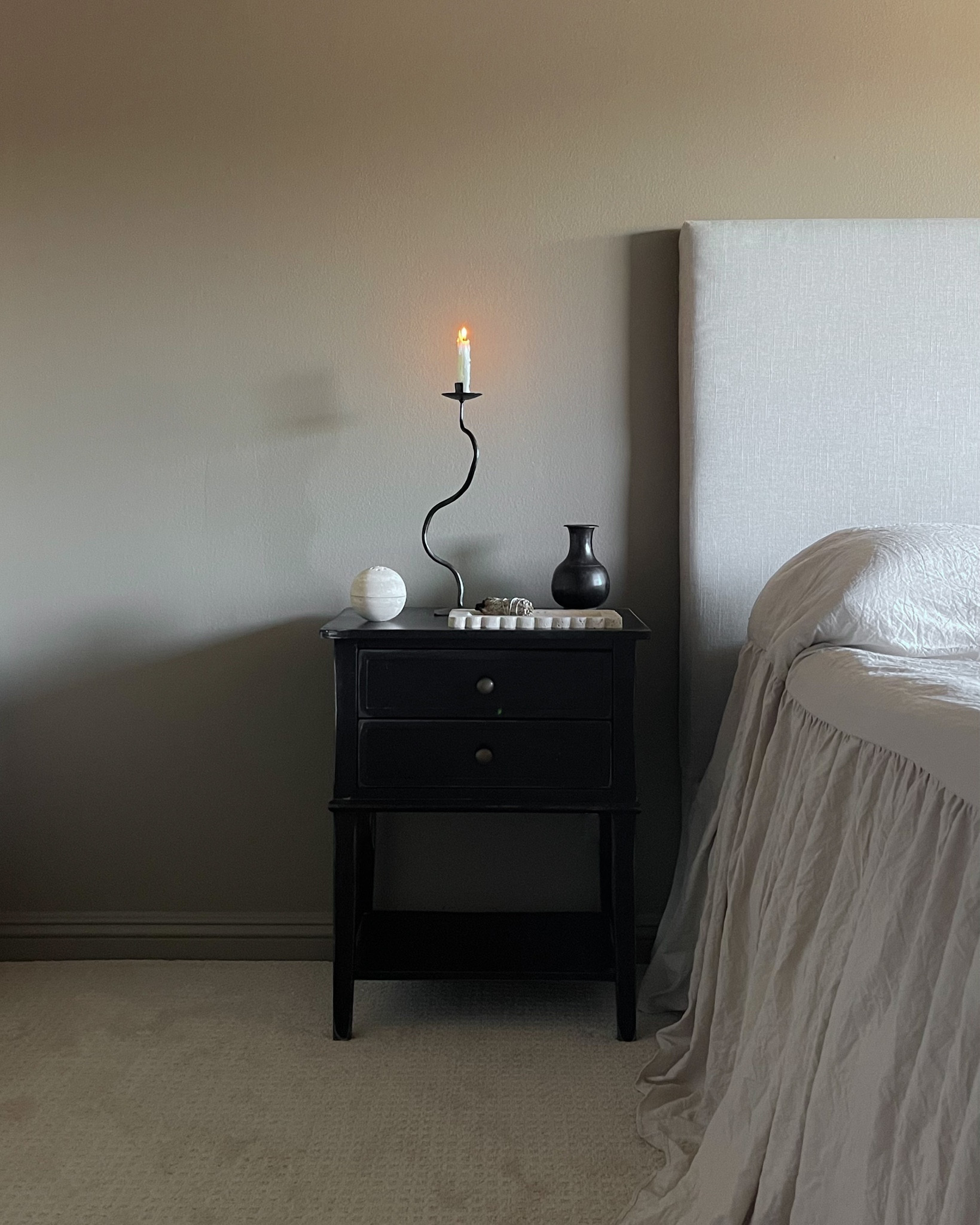 Our primary bedroom remodel is coming along nicely. 🖤 #diyhomeprojects #diy #diyhomeimprovement #diyhomerenovation #bedroomgoals #bedroomdesign #diypainting #diypaintproject #farrowandball #farrowandballpaint  #bedroominspo #bedroomdecor 

#LTKhome