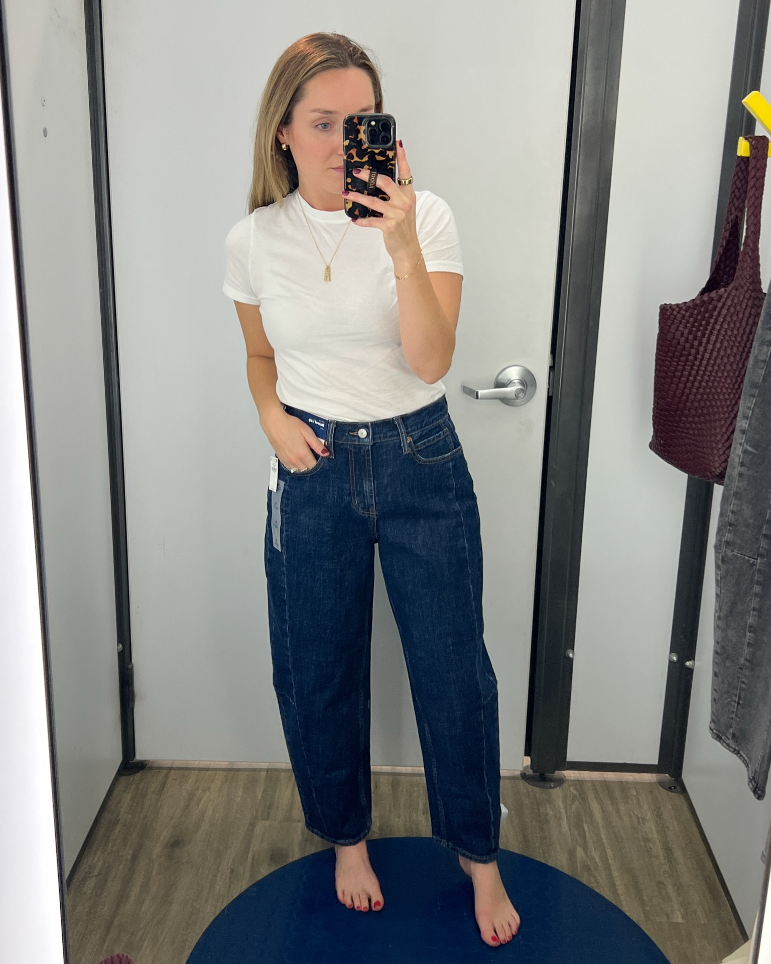 If you have been wanting to try barrel leg jeans, today is a great day to do that. Old Navy is 40% off and 50% off for card holders. This is the cheapest that I’ve ever seen a decent pair of barrel leg jeans. I am wearing my shoe size 27. I would say that these run short, as they are a true ankle length on me and I am 5’3”.