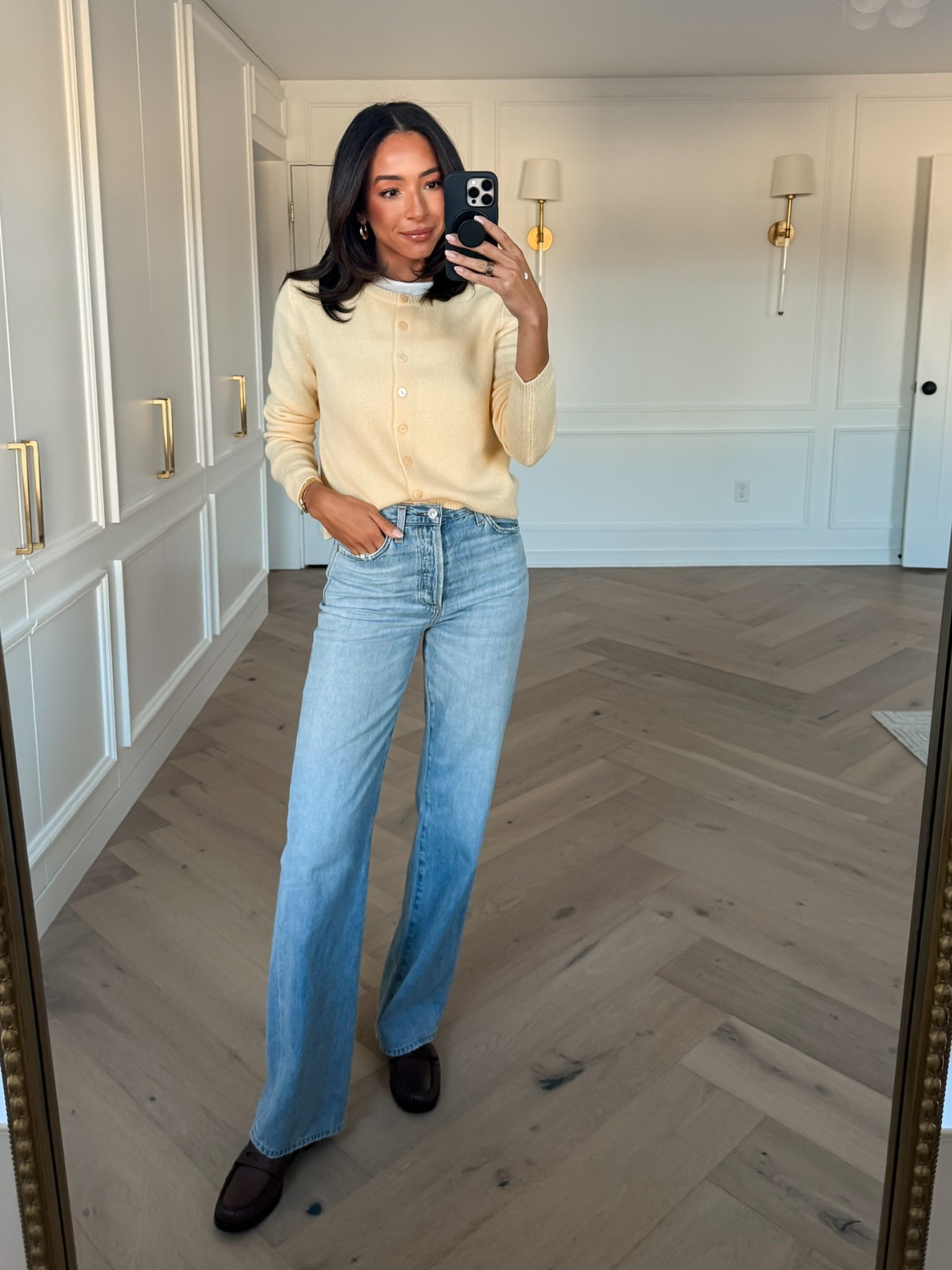 Spring outfit 💛 Wearing size small cardigan and size 25 jeans 


Spring outfit 
Jeans 
Casual outfit 
Anthro same
Anthro code 

#LTKSaleAlert #LTKSeasonal #LTKStyleTip