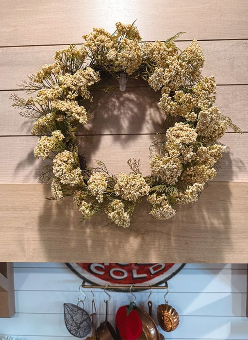 Cream Queen Anne Lace Decorative Wreath | Antique Farm House