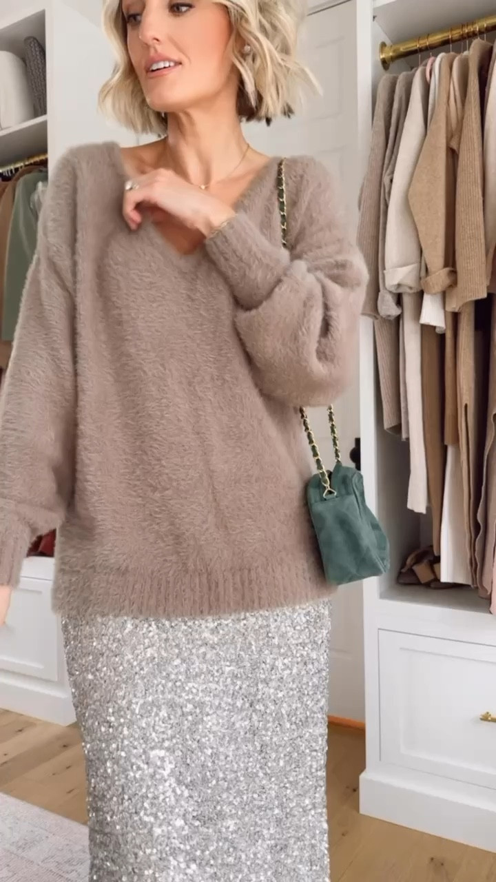 I have been loving an oversized sweater with a maxi skirt! Wearing XS!

Loverly Grey, Anthropologie, sequin skirt, holiday looks, holiday party, Christmas party, New Year’s Eve outfit 

#LTKParties #LTKHoliday