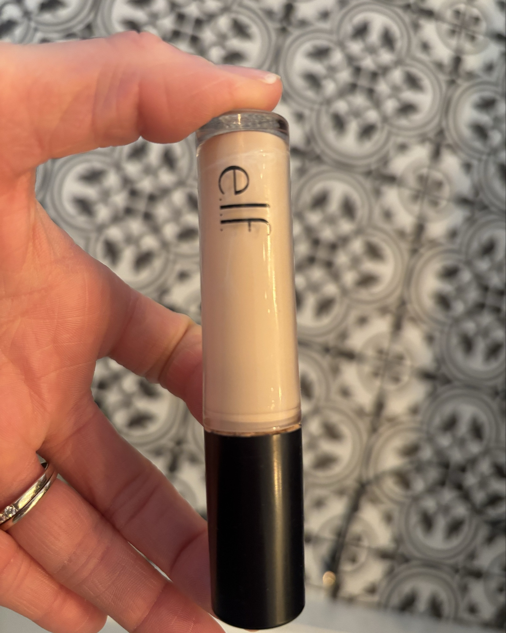 Makeup must-haves I actually use (as a busy mom of 3 🤍)

These are the products I reach for daily when I want to look put together without spending an hour in the bathroom. Easy, reliable, and mom-approved—because some days it’s 5 minutes and a prayer before the kids need you again.

If you’re juggling school drop-off, homeschooling, toddlers, or just life… this lineup is for you. 

Everything is linked and tried-and-true in my routine 👇
✨ Minimal effort
✨ Natural, glowy results
✨ No fuss, just favorites
Shop my makeup must-haves here 🤍

#LTKdayinmylife #LTKmorningroutine #LTKgrwm