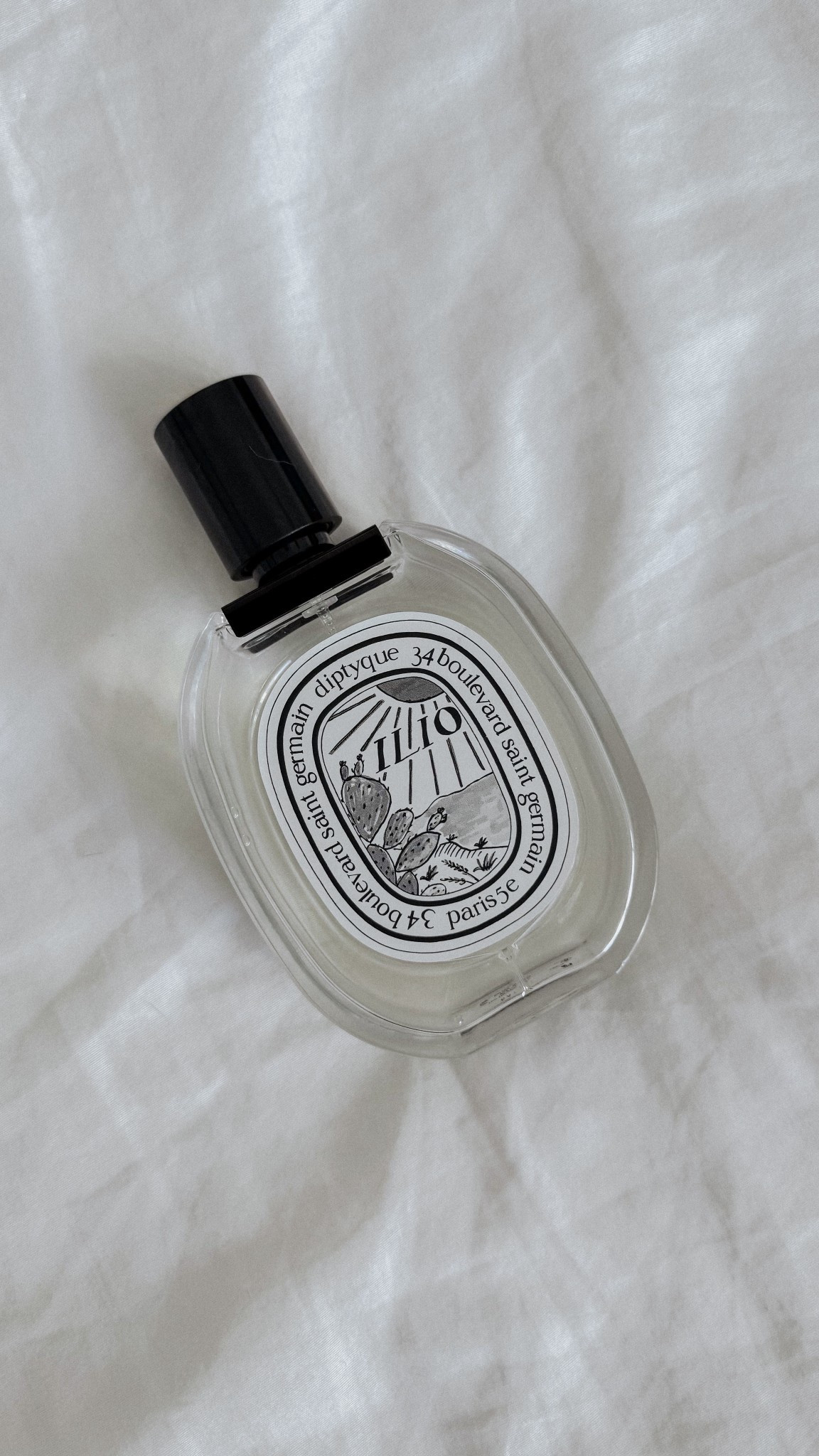 Ilio by Diptyque

The PERFECT summer fragrance reminiscent of a Mediterranean breeze.

Notes: prickly pear, bergamot, jasmine, iris