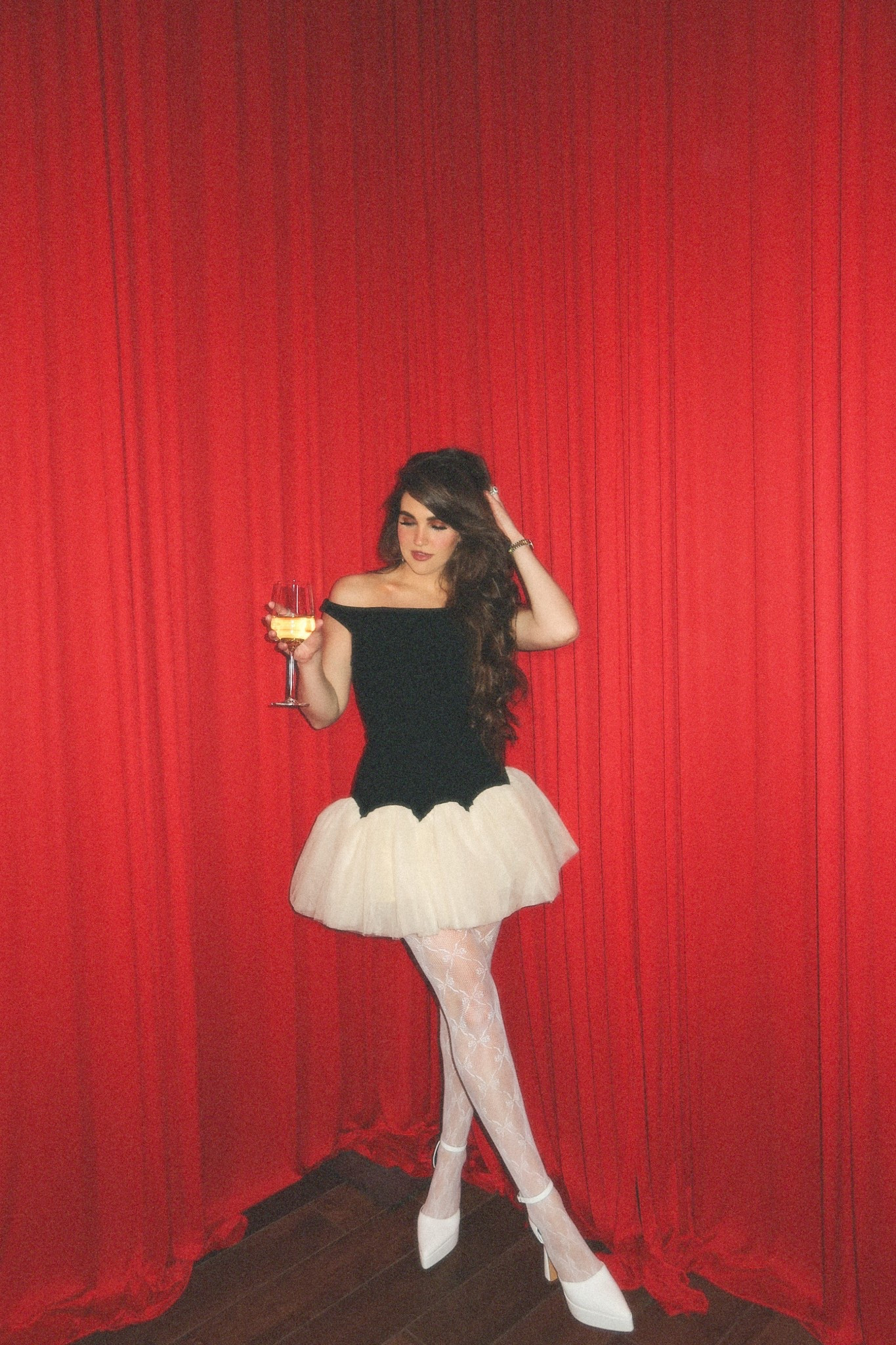 twinkle lights and festive nights ❤️

#LTKootd #LTKSeasonal #LTKHoliday