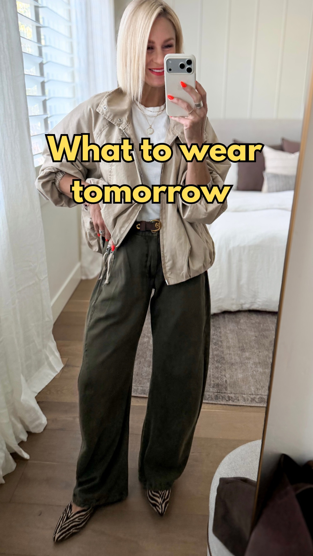These are ALL pieces I wear on repeat—I just put them together this time.👏
Everything fits true to size, but I did size up to a large in the white T-shirt for a looser fit. I’m wearing a 4 long (I’m 5’8”) in the pants. There are mixed reviews on sizing, but I think they fit true to size and they do loosen with wear.
Zebra mules fit true to size and the true color is what I’m sharing. The online image is overexposed. Also, I received mine much sooner than the expected delivery date. ￼

#LTKootd #LTKmomlife #LTKOver40